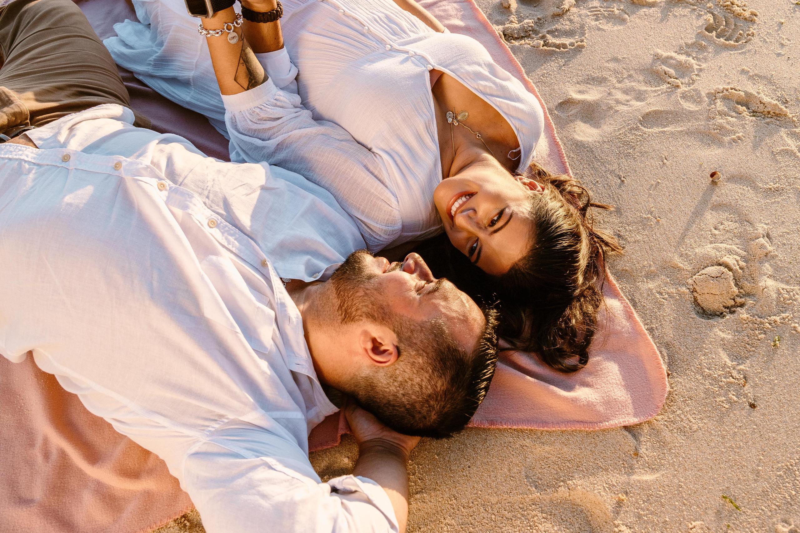 Sessão Maternidade na Praia de Paredes da Vitória. Fotografia e Filmes de Casamento de Luxo | Portugal & Destination Weddings | Ricardo & Mary Pictures