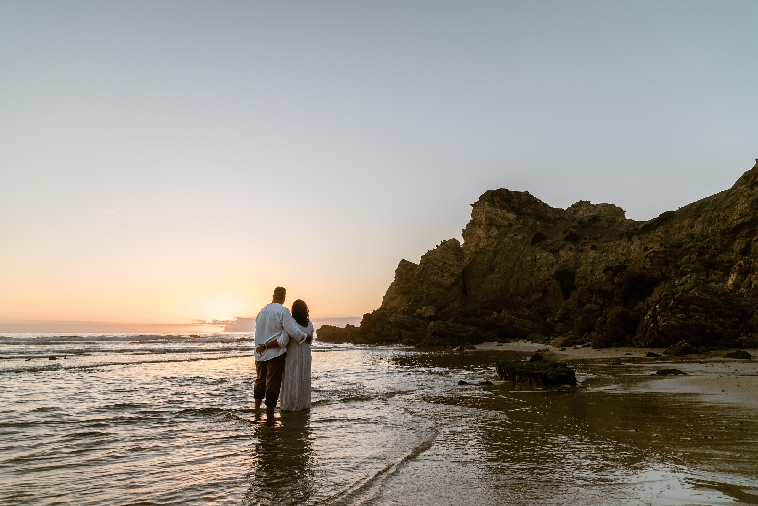Sessão Maternidade na Praia de Paredes da Vitória. Fotografia e Filmes de Casamento de Luxo | Portugal & Destination Weddings | Ricardo & Mary Pictures