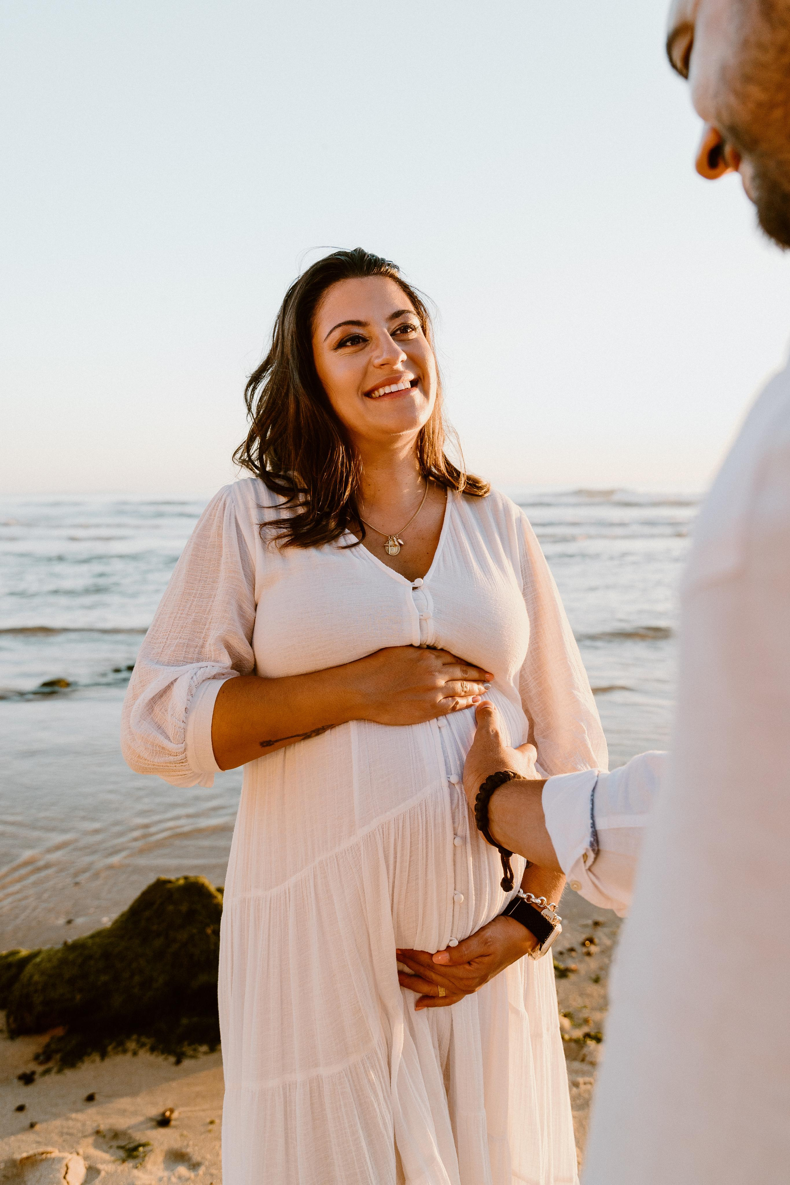 Sessão Maternidade na Praia de Paredes da Vitória. Fotografia e Filmes de Casamento de Luxo | Portugal & Destination Weddings | Ricardo & Mary Pictures