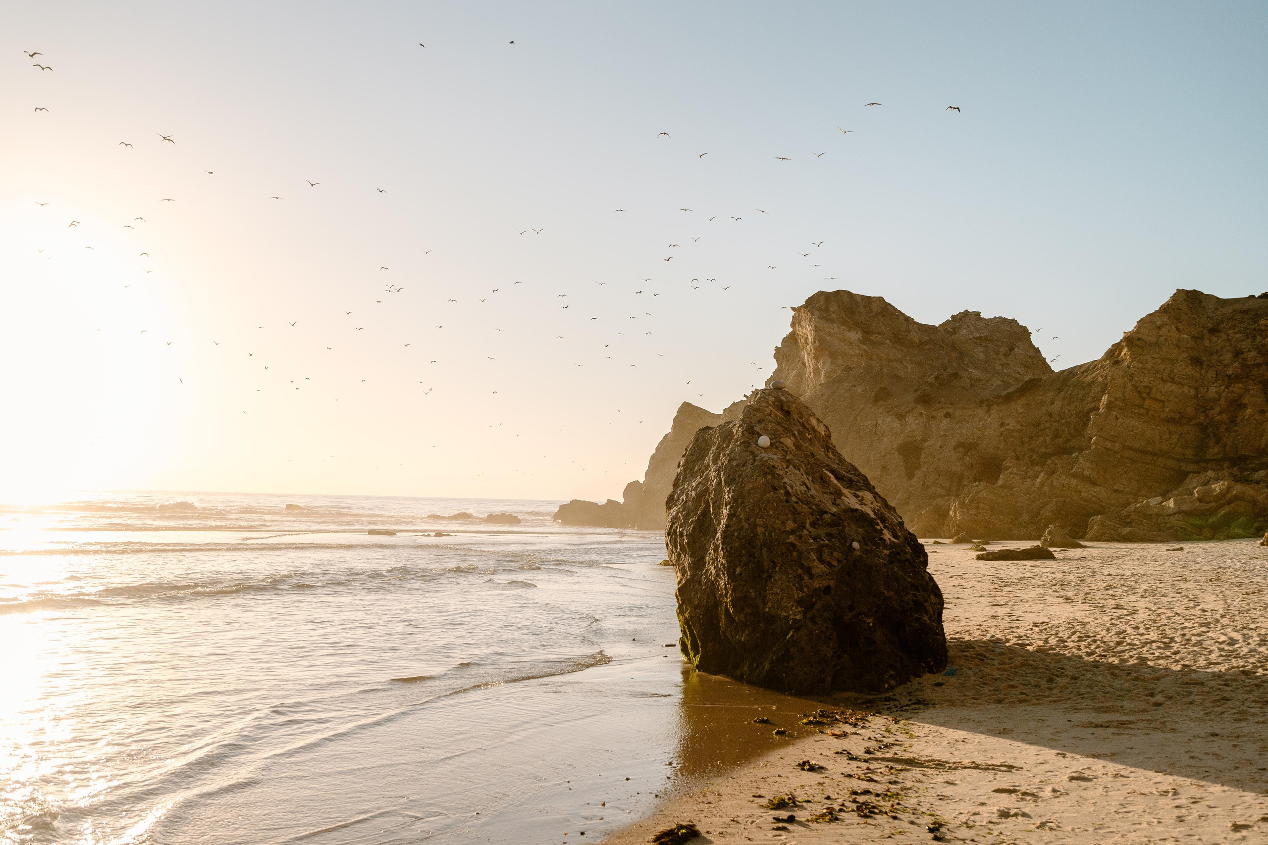 Sessão Maternidade na Praia de Paredes da Vitória. Fotografia e Filmes de Casamento de Luxo | Portugal & Destination Weddings | Ricardo & Mary Pictures