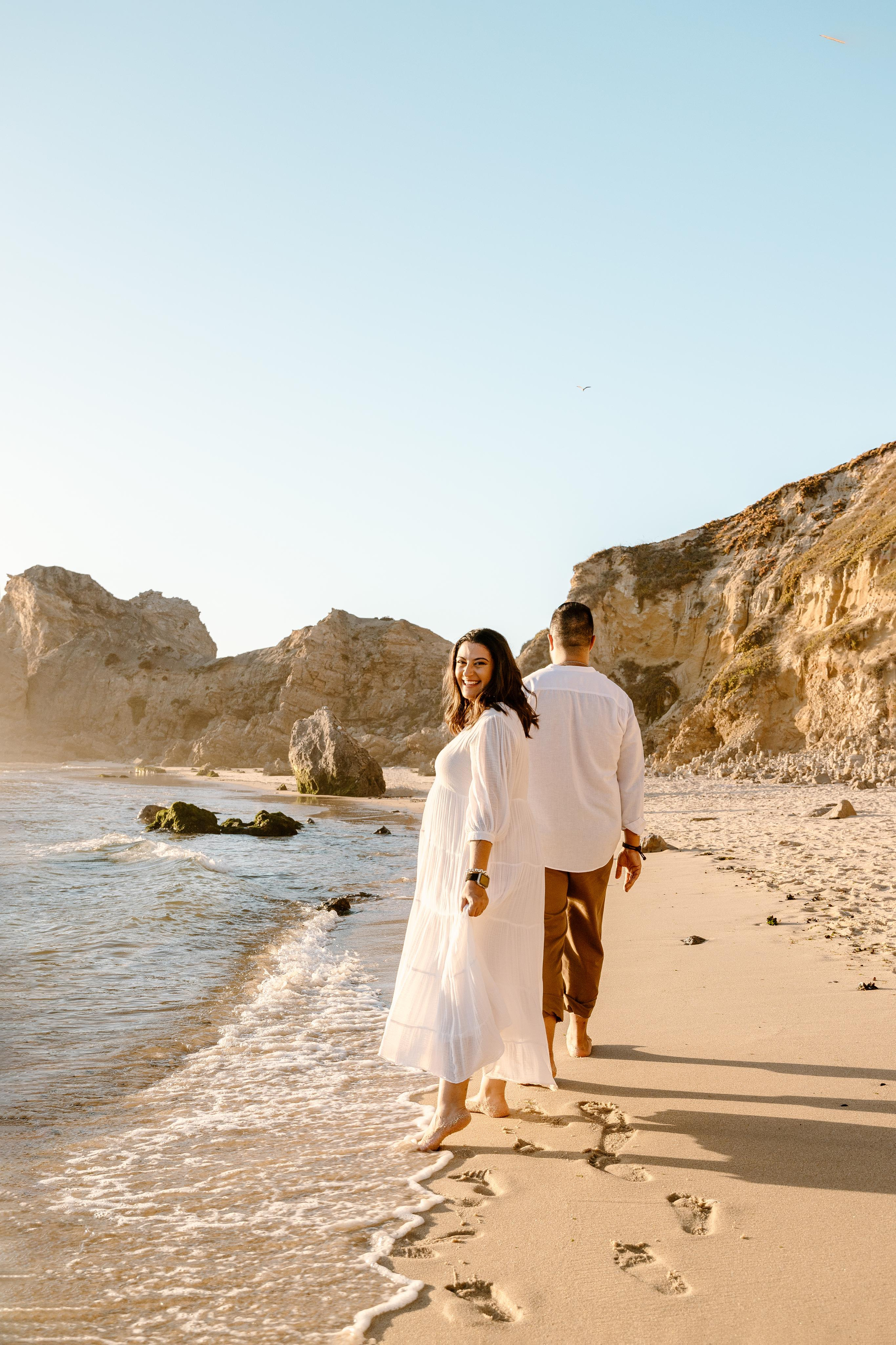 Sessão Maternidade na Praia de Paredes da Vitória. Fotografia e Filmes de Casamento de Luxo | Portugal & Destination Weddings | Ricardo & Mary Pictures