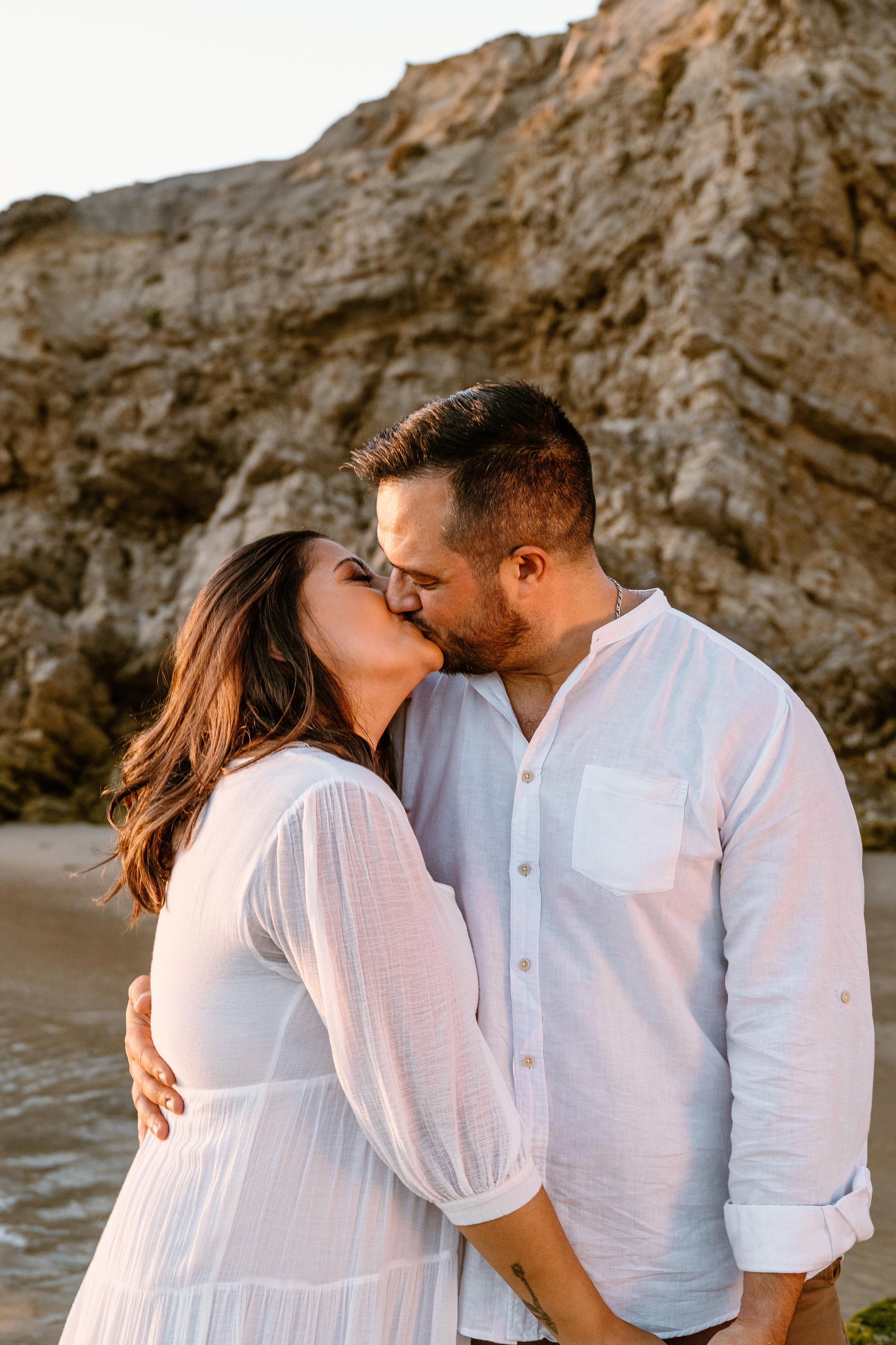 Sessão Maternidade na Praia de Paredes da Vitória. Fotografia e Filmes de Casamento de Luxo | Portugal & Destination Weddings | Ricardo & Mary Pictures