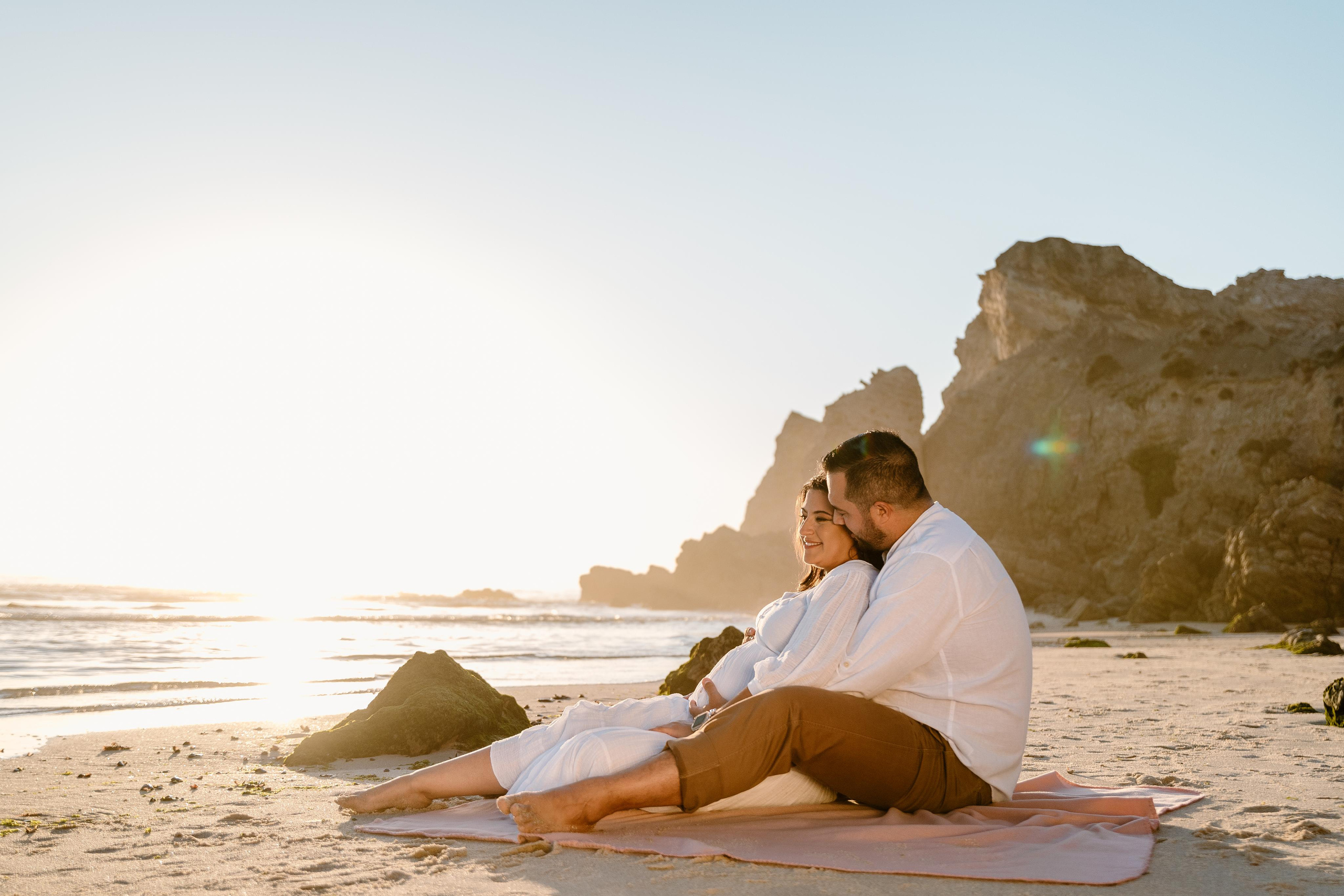 Sessão Maternidade na Praia de Paredes da Vitória. Fotografia e Filmes de Casamento de Luxo | Portugal & Destination Weddings | Ricardo & Mary Pictures