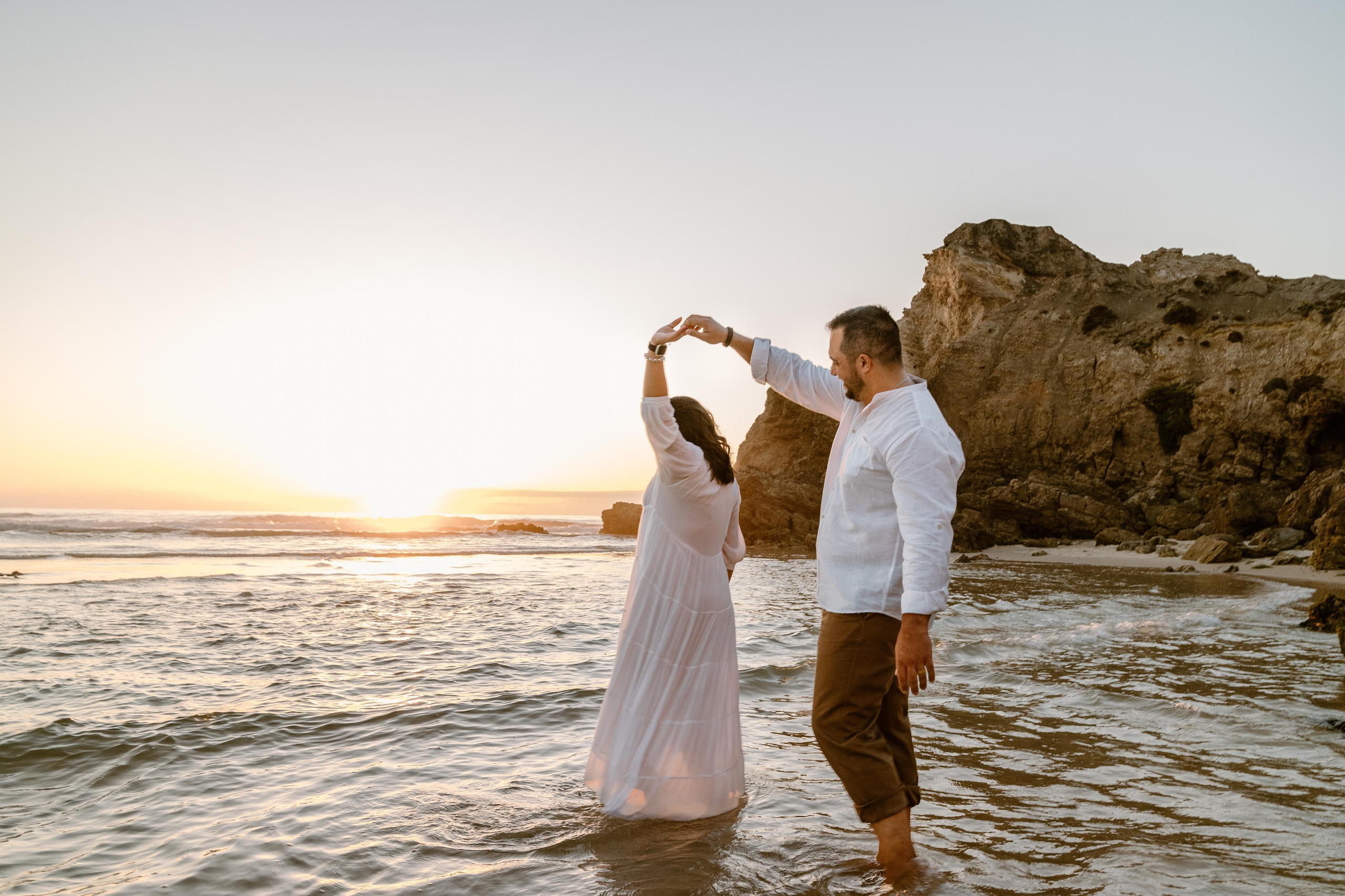 Sessão Maternidade na Praia de Paredes da Vitória. Fotografia e Filmes de Casamento de Luxo | Portugal & Destination Weddings | Ricardo & Mary Pictures
