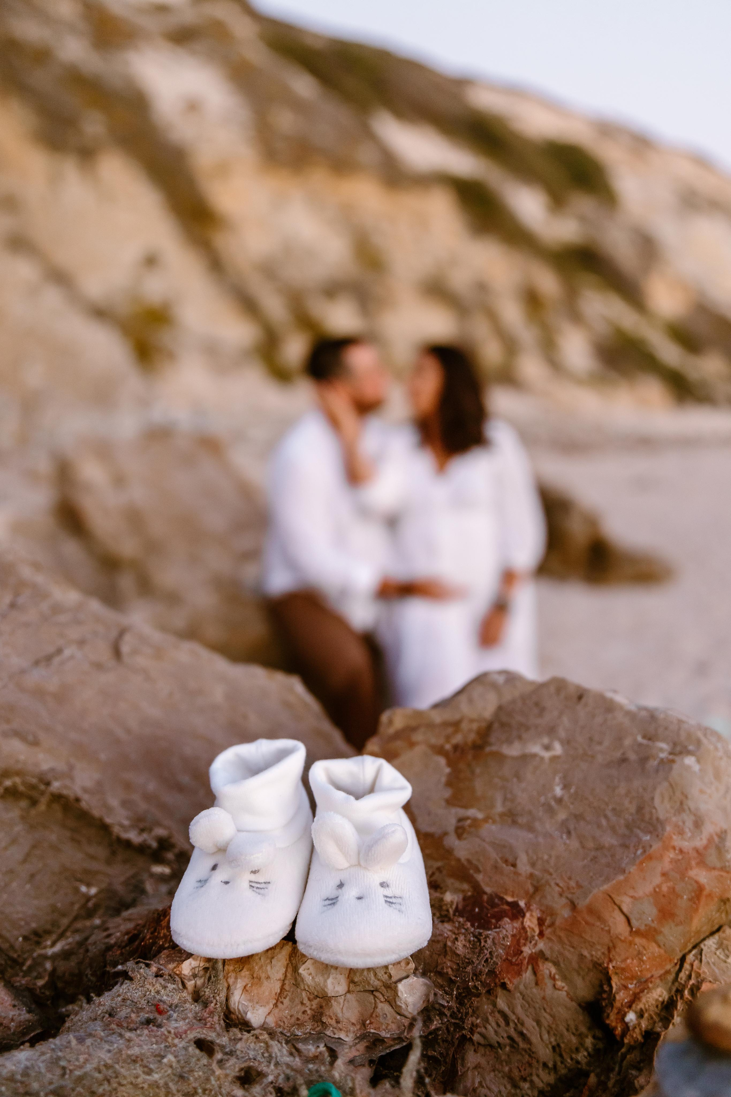 Sessão Maternidade na Praia de Paredes da Vitória. Fotografia e Filmes de Casamento de Luxo | Portugal & Destination Weddings | Ricardo & Mary Pictures