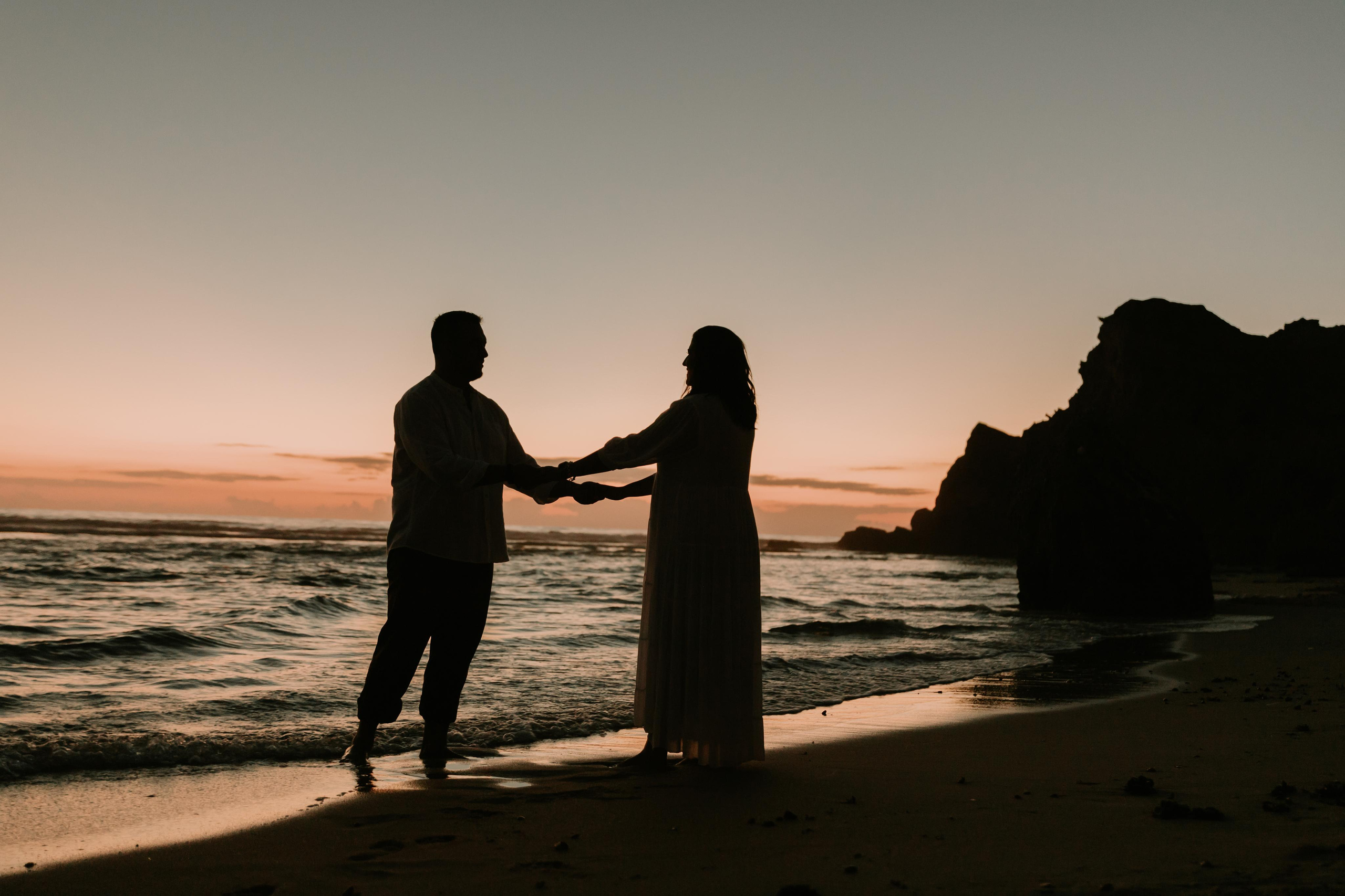 Sessão Maternidade na Praia de Paredes da Vitória. Fotografia e Filmes de Casamento de Luxo | Portugal & Destination Weddings | Ricardo & Mary Pictures