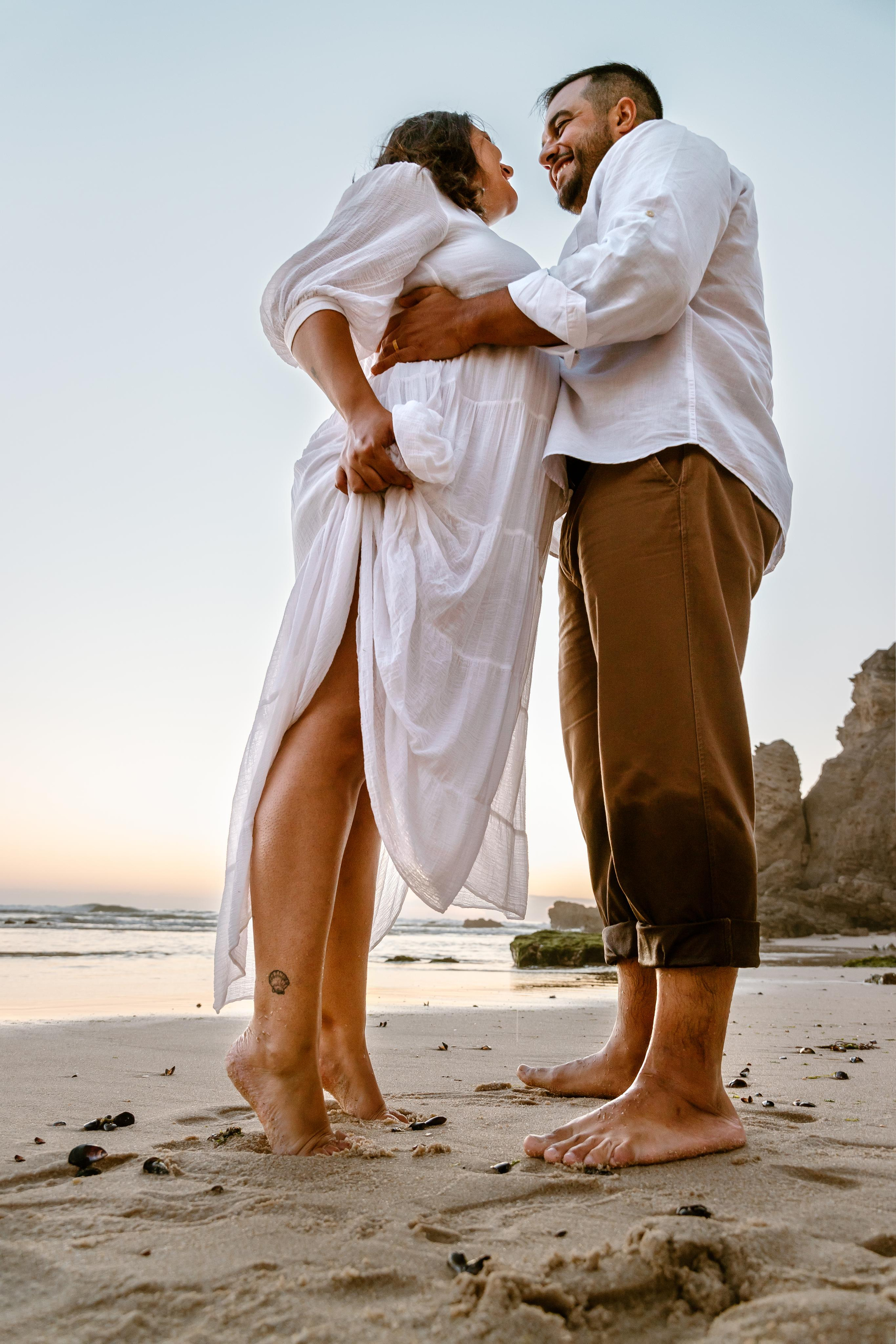 Sessão Maternidade na Praia de Paredes da Vitória. Fotografia e Filmes de Casamento de Luxo | Portugal & Destination Weddings | Ricardo & Mary Pictures