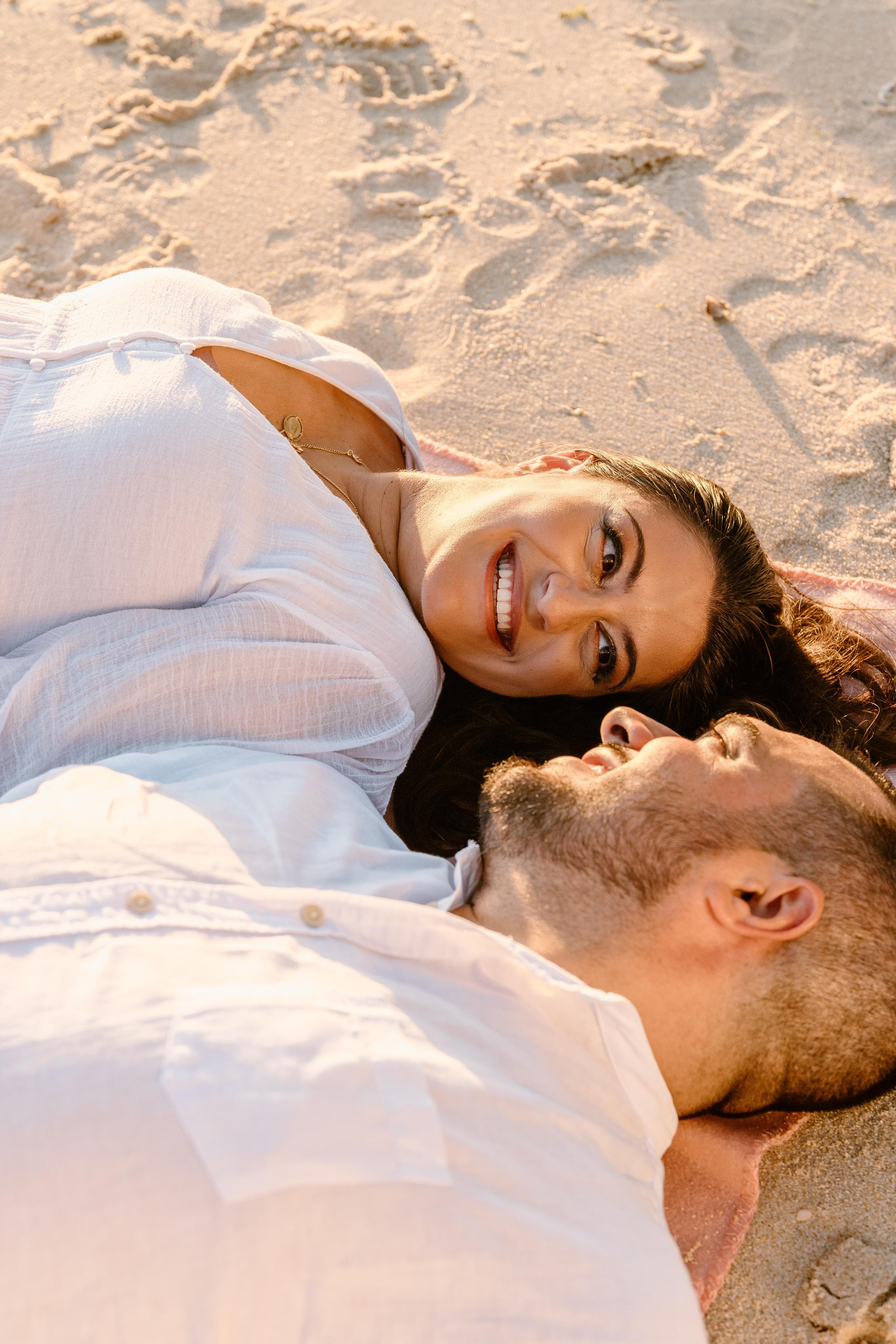 Sessão Maternidade na Praia de Paredes da Vitória. Fotografia e Filmes de Casamento de Luxo | Portugal & Destination Weddings | Ricardo & Mary Pictures