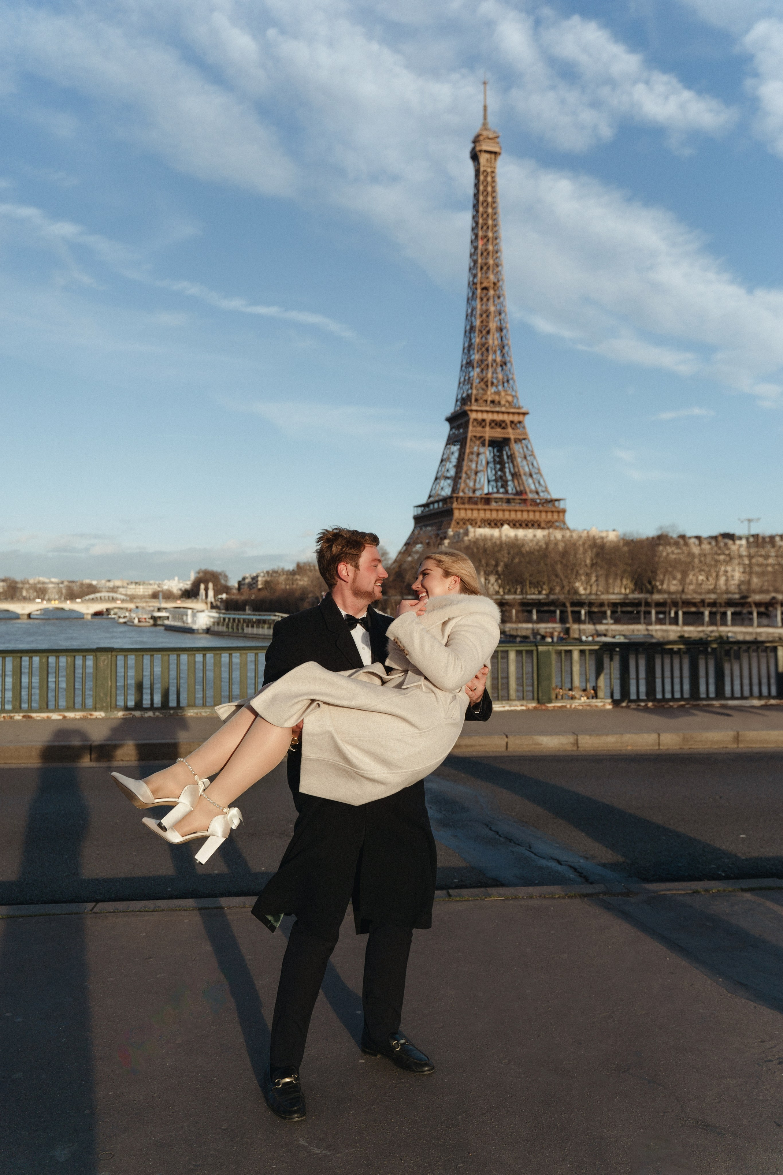 Engagement photo-shoot. Photographer in Paris Yulia Shkadina | Couples, engagement, pre-wedding, individual photo-shoots in Paris at the best locations
