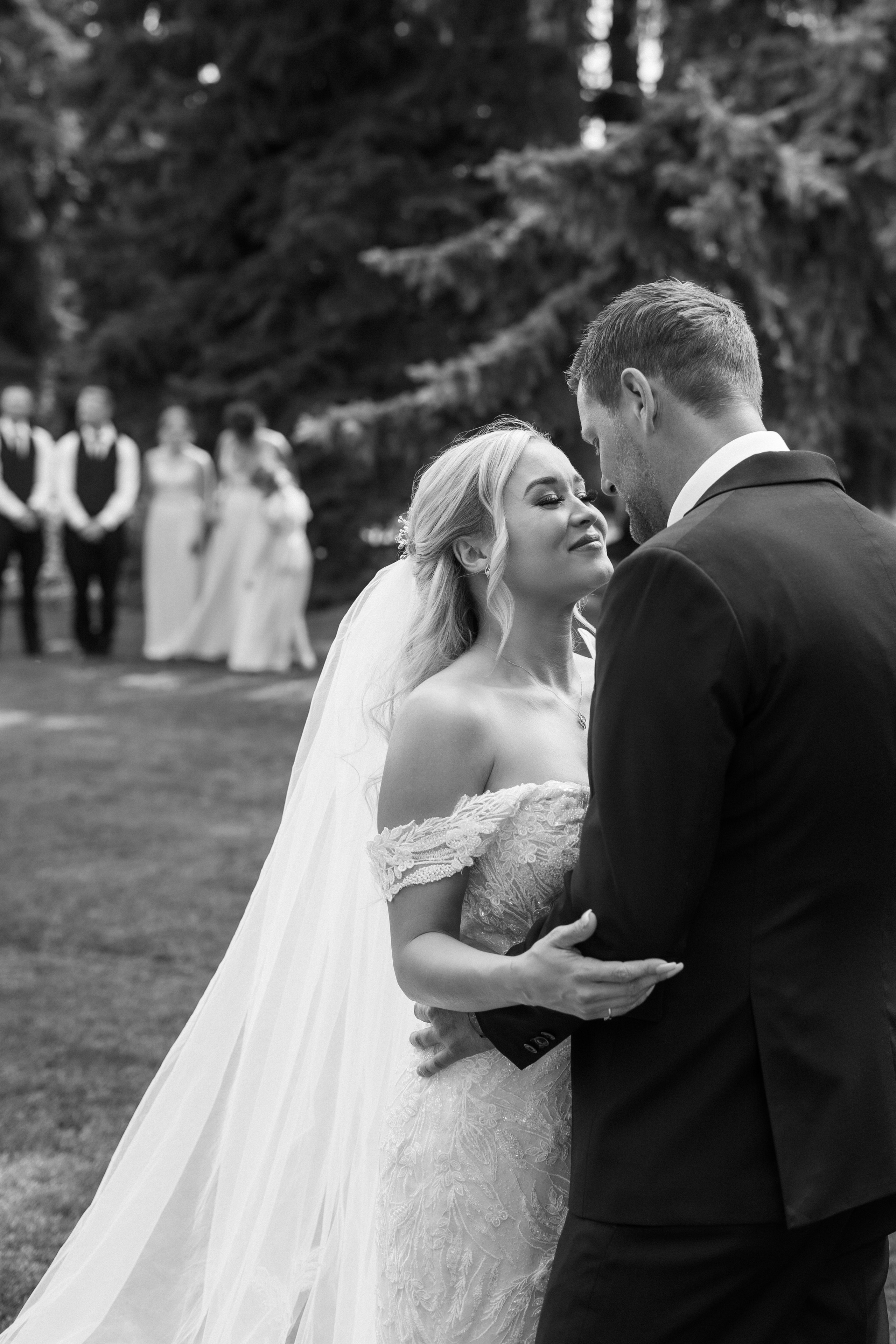 Wedding and family photographer in Calgary Kate Beliaeva