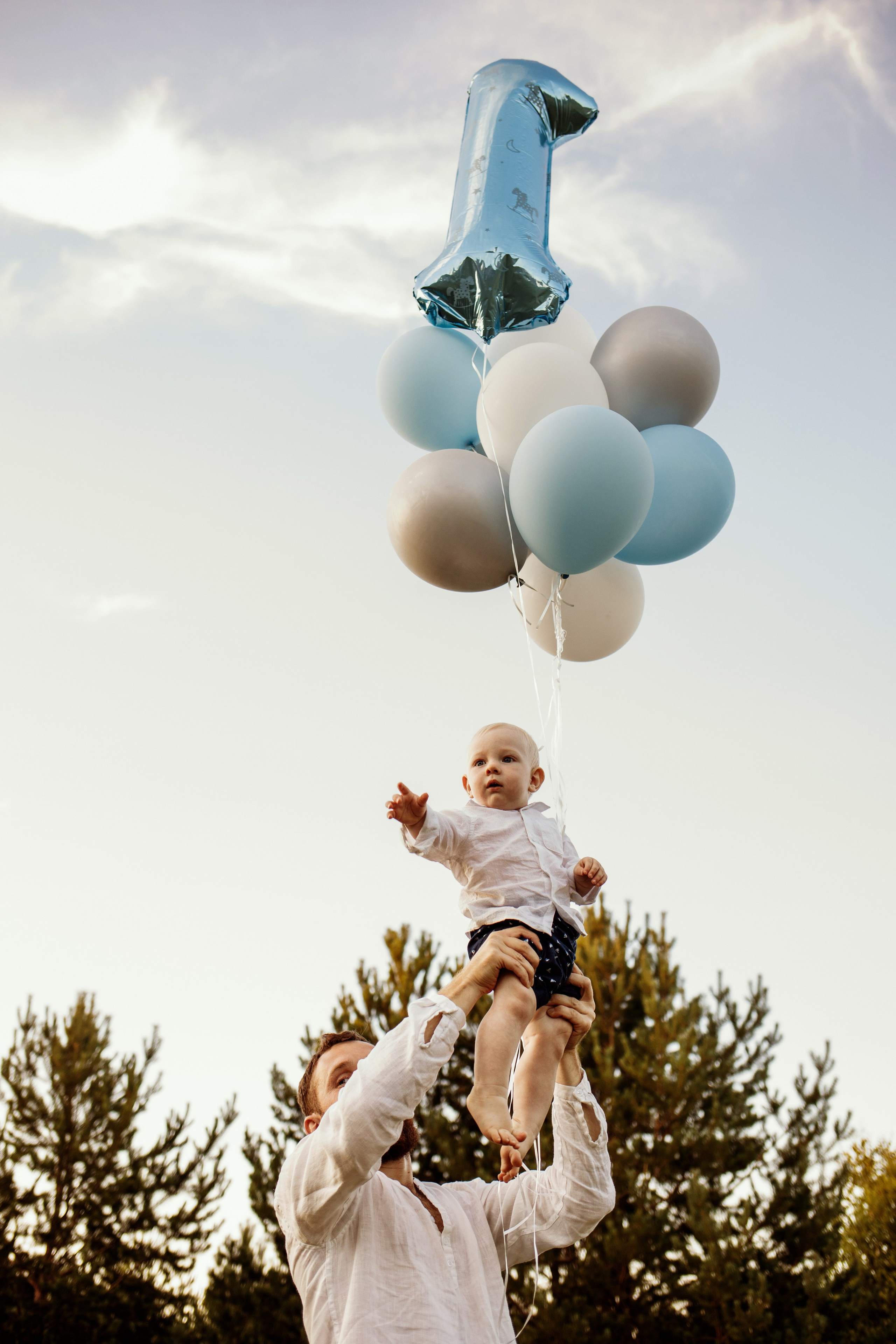 Outdoor First Birthday Photoshoot – Fun & Playful Moments. Alisa Tant — Family and newborn photographer Bucks County, Montgomery county, Philadelphia, NJ