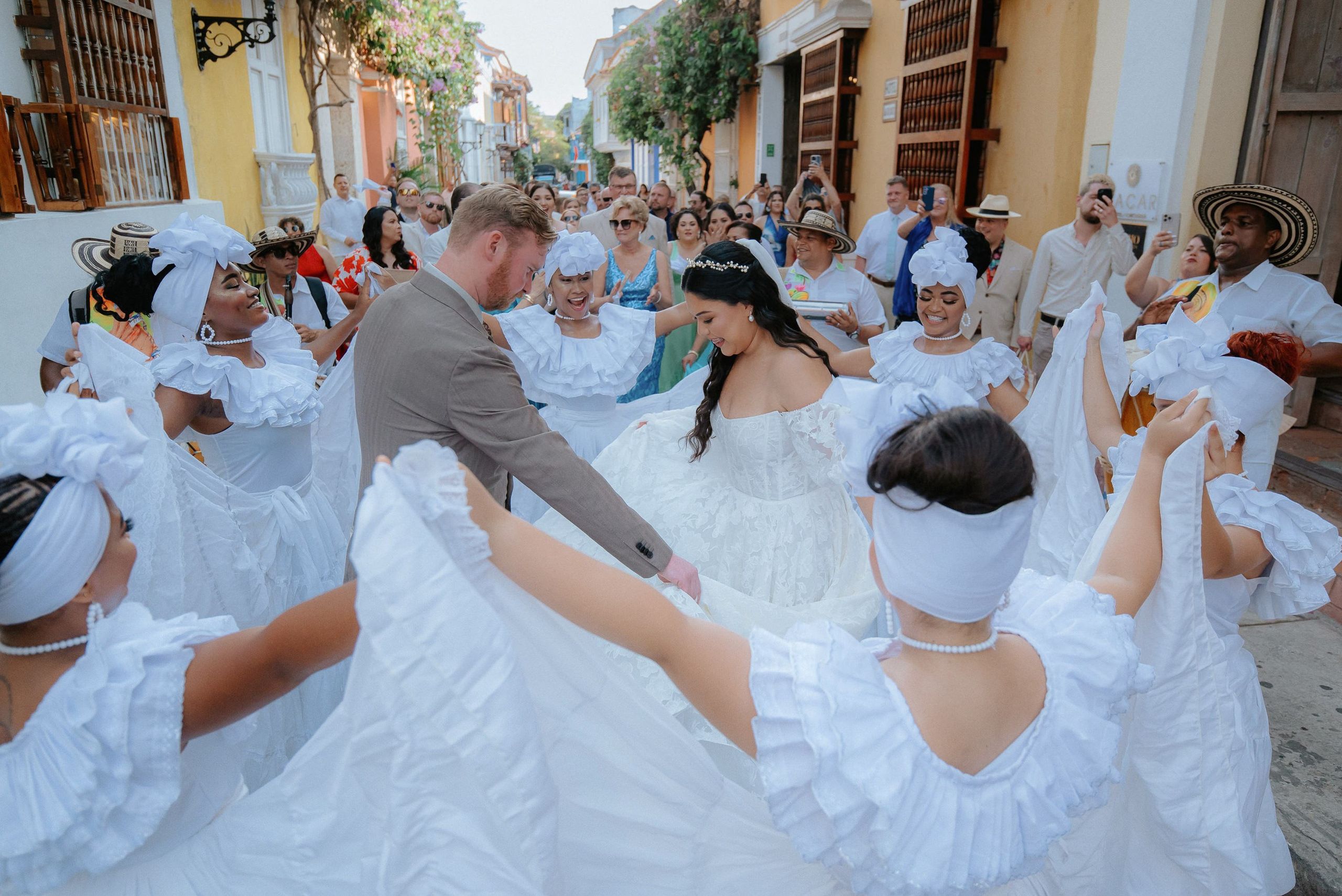 Cindy + Garrett | Destination Wedding Photos in Cartagena 2025 – César Vanegas Photography. César Vanegas Photography | Wedding & Travel Photographer | Cartagena, Colombia