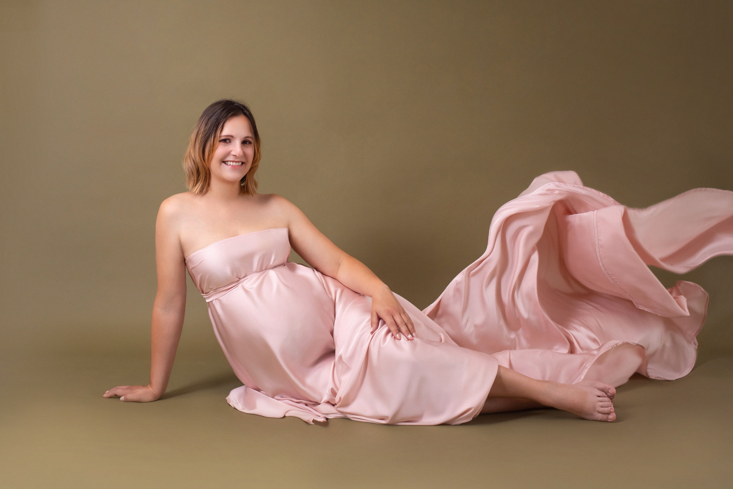 Photo shoot in minimalist style. Professional photographer in Spain