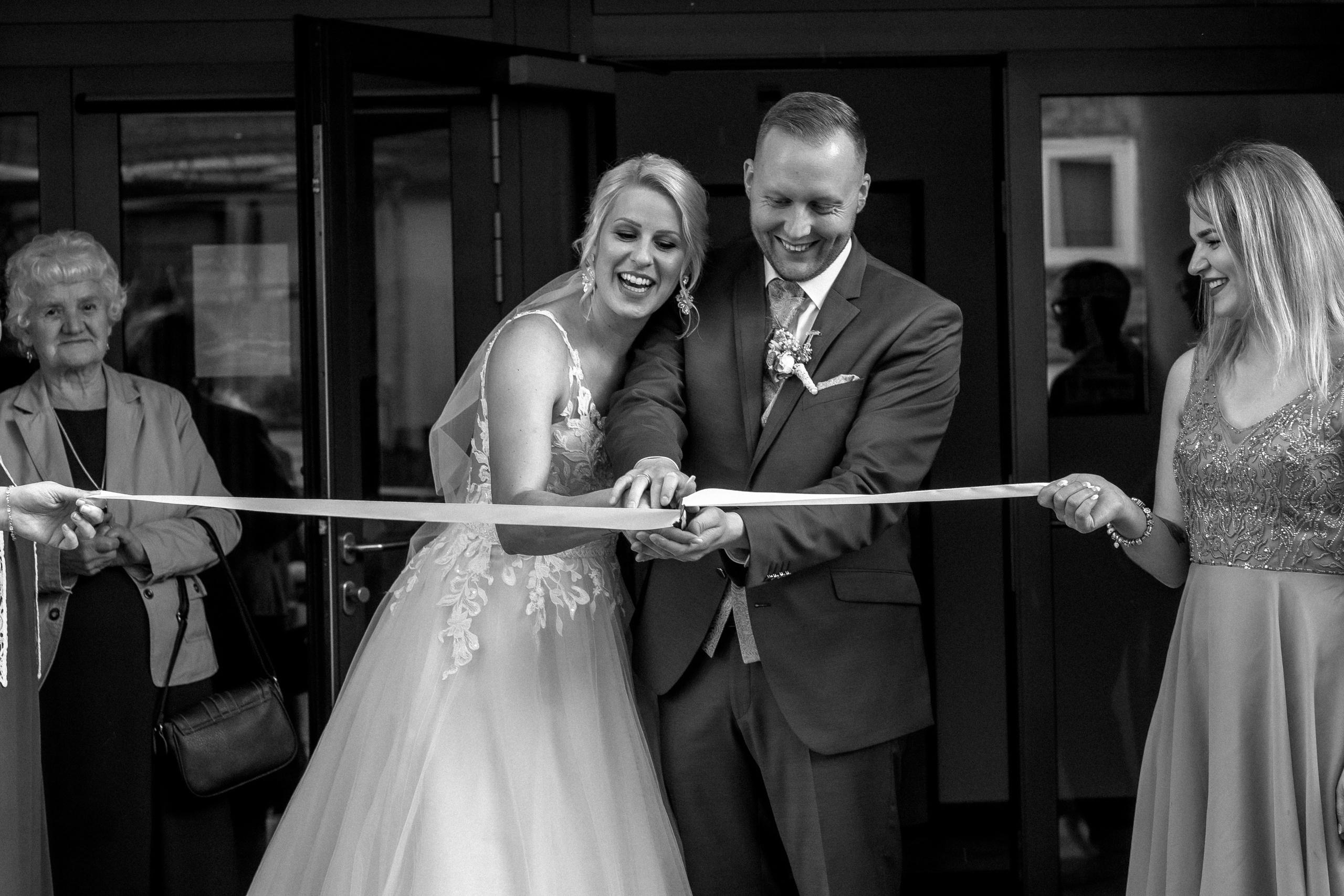 Kirchliche Hochzeit in Herborn. Fotograf NRW aus Wickede Ruhr, Milla Kunst