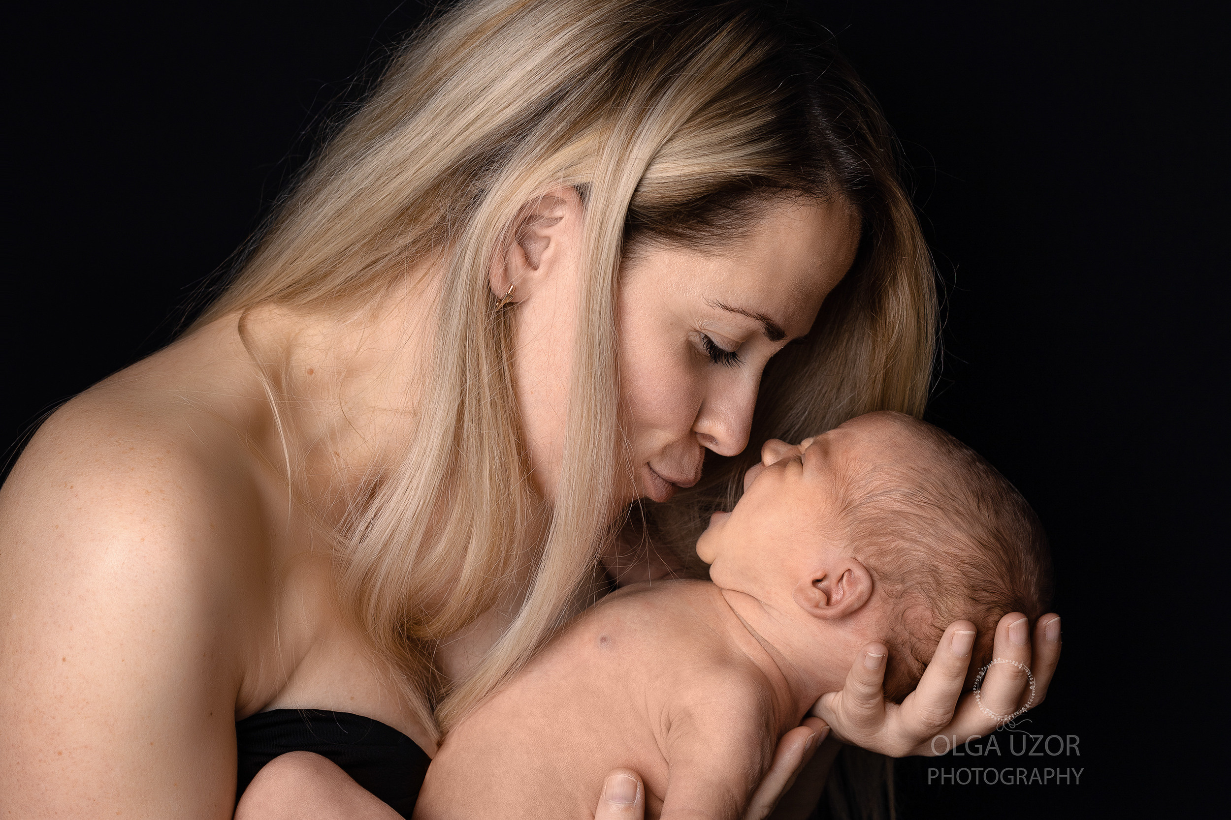 Contact with photographer. Stevenage, Hertfordshire family, maternity and newborn photographer