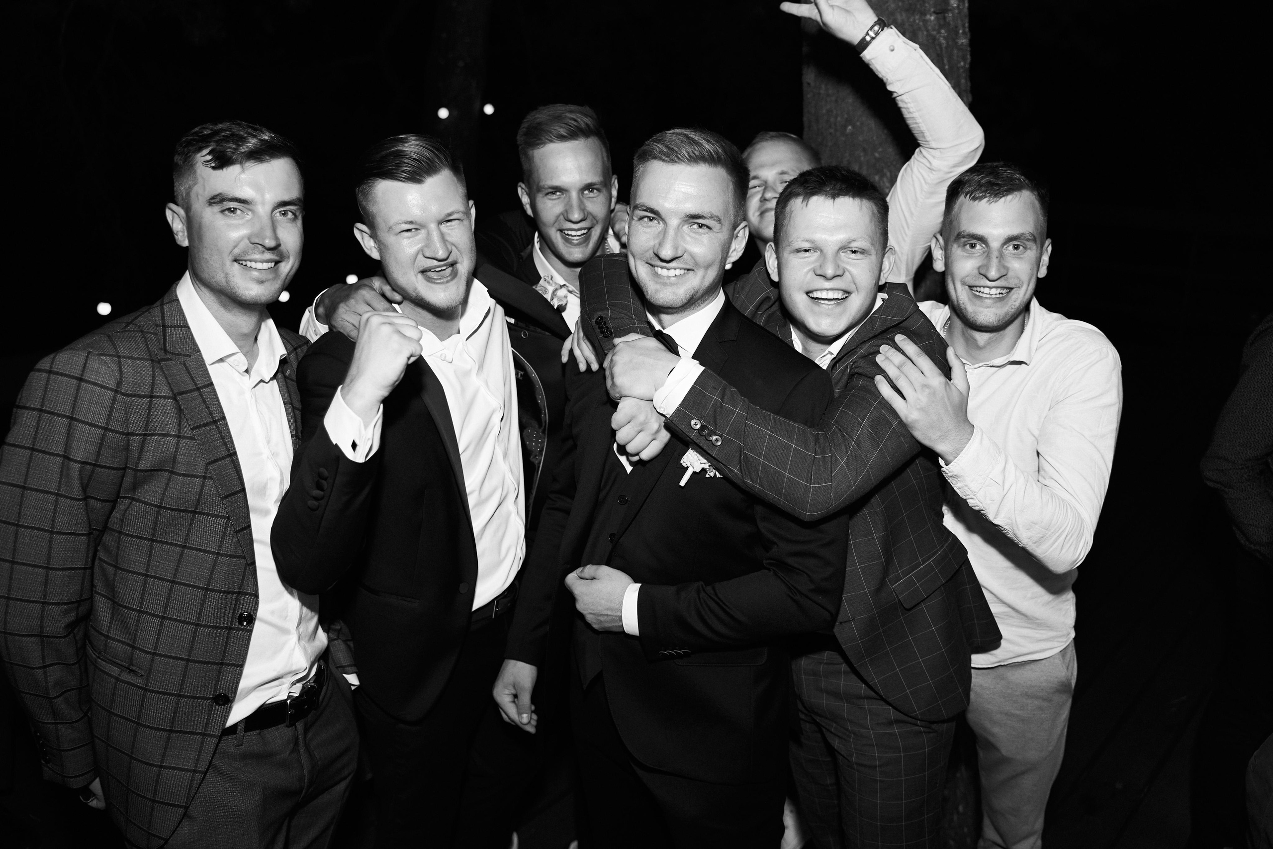 Paulinos ir Domanto vestuvių fotosesijos galerija. Misevic Wedding — Jausminga ir Profesionali Vestuvių Fotografija