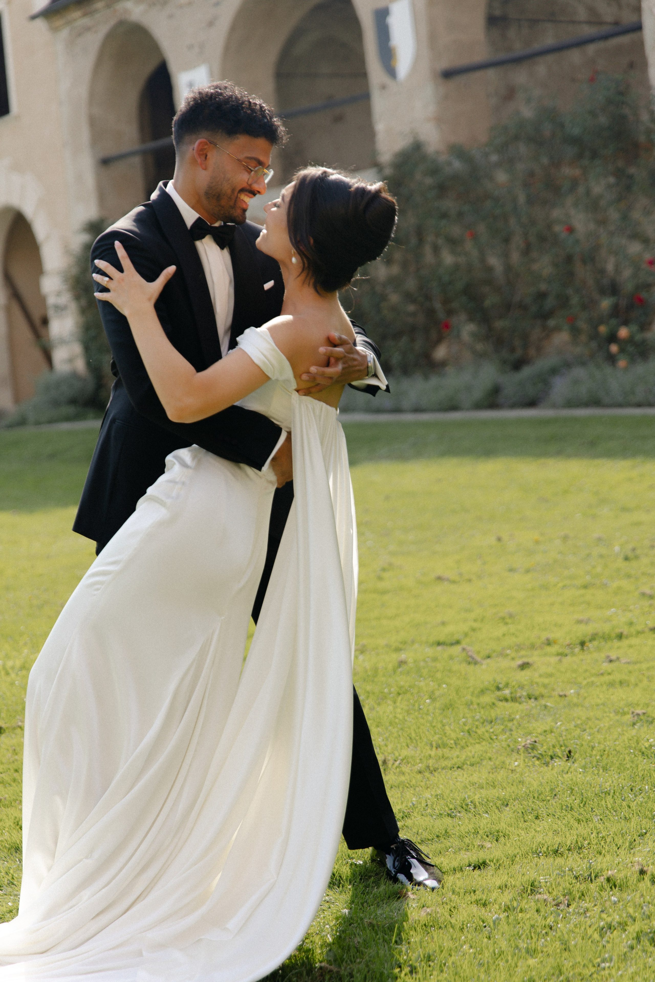 Elegant Castle Wedding in Austria | Alwin & Ruth’s Fairytale Celebration. Wedding photographer and videographer based in Timisoara, Romania