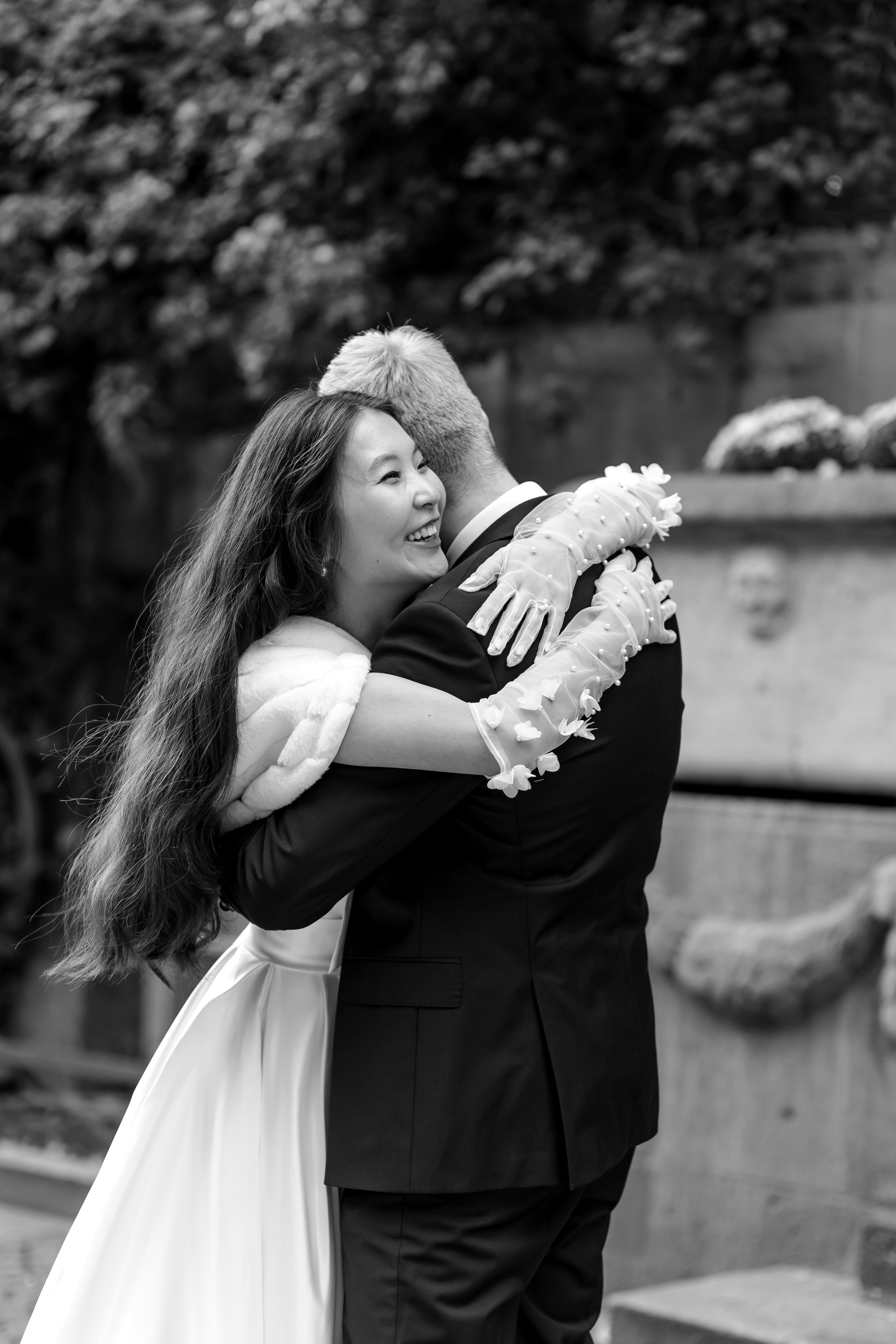 Eine intime Feier vor der großen Hochzeit: Solongo und Victor im Standesamt Spandau. Hochzeitsfotografie in Berlin Nataliia Schütze