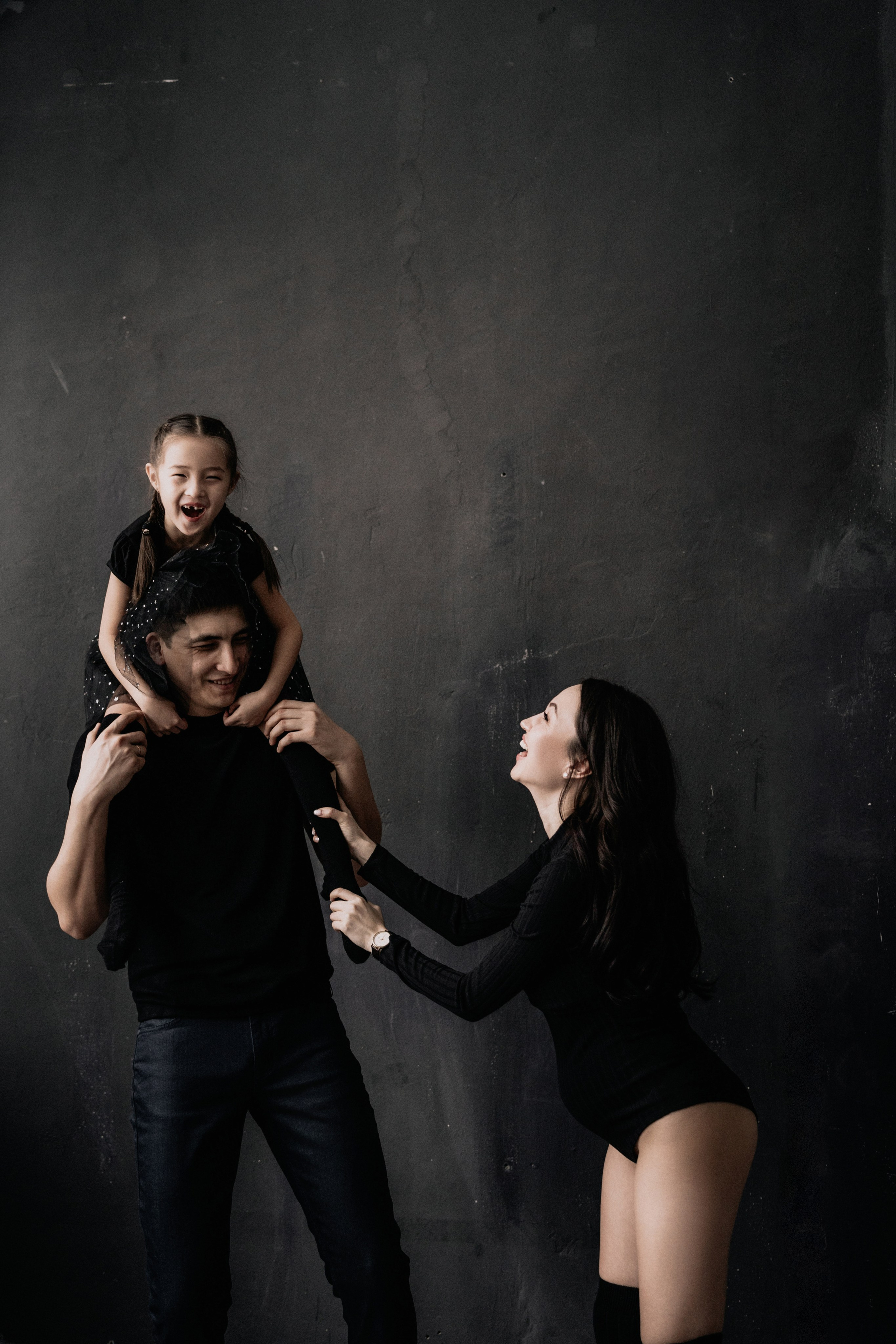 High-Fashion Maternity Photography – Chic & Glamorous Studio Session. Alisa Tant — Family and newborn photographer Bucks County, Montgomery county, Philadelphia, NJ