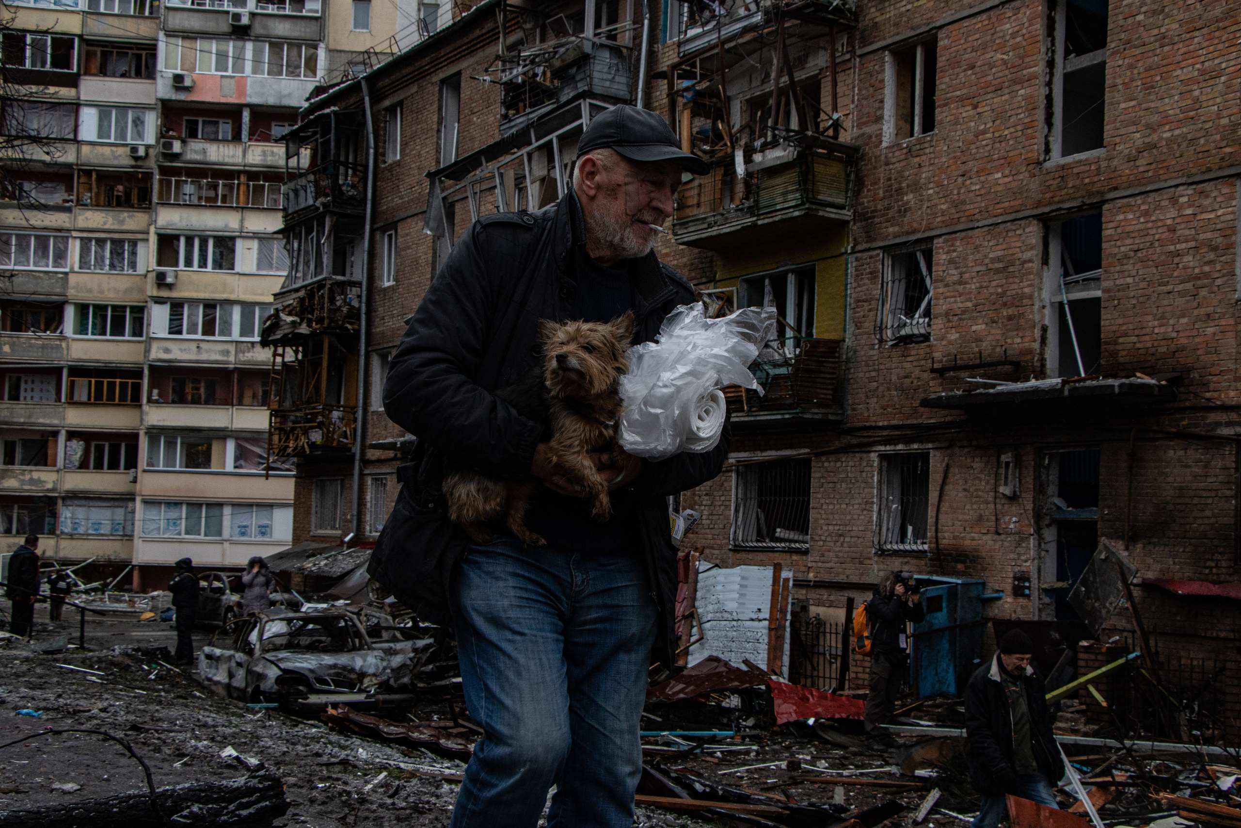 Attaque massive sur le quartier résidentiel de Vyshhorod à Kyiv. Les dégâts ne laissent aucuns doutes sur l'intensité de l'explosion.