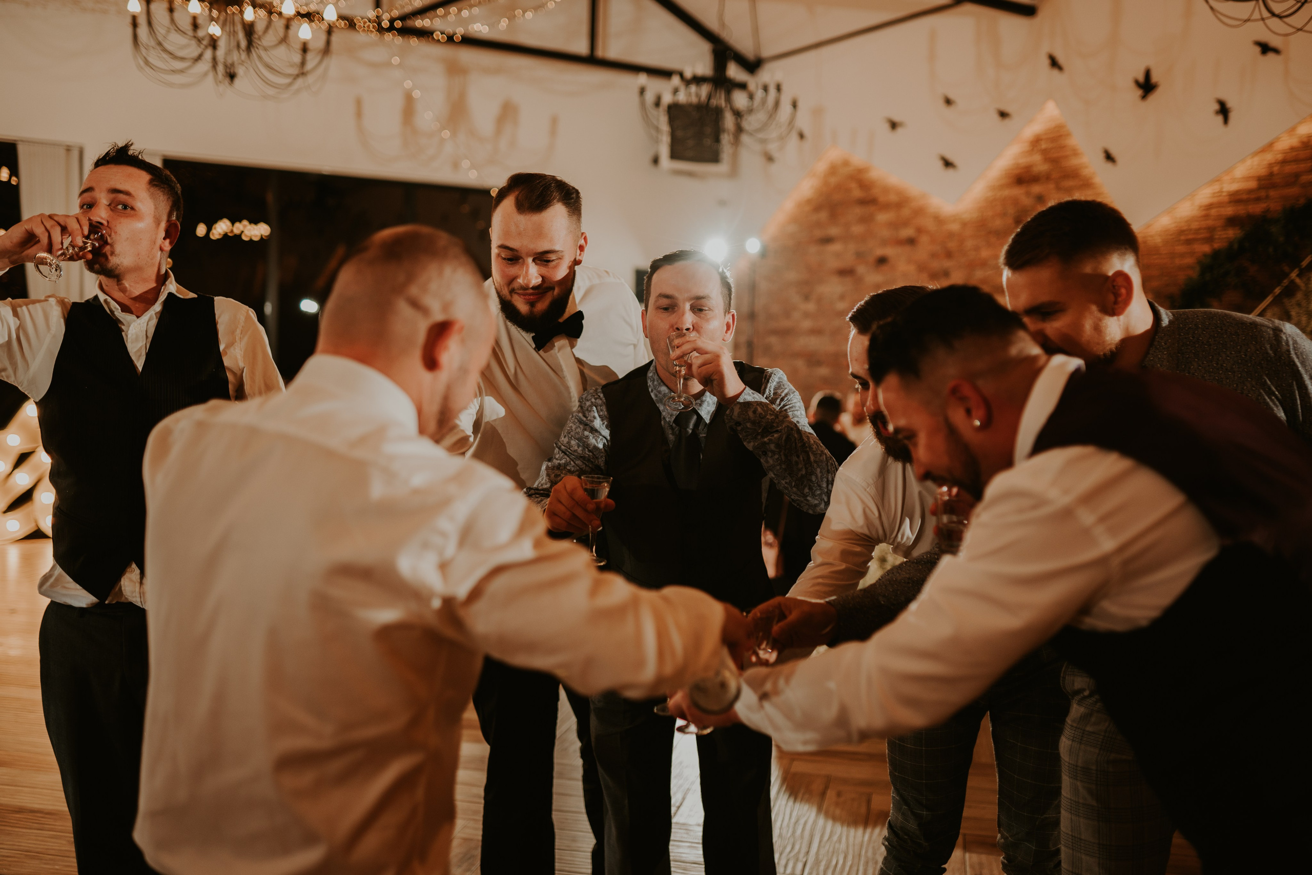 Trzy Drzewa: wspaniała uroczystość Wiktorii i Kamila. Karkowskafoto - fotografia miłości