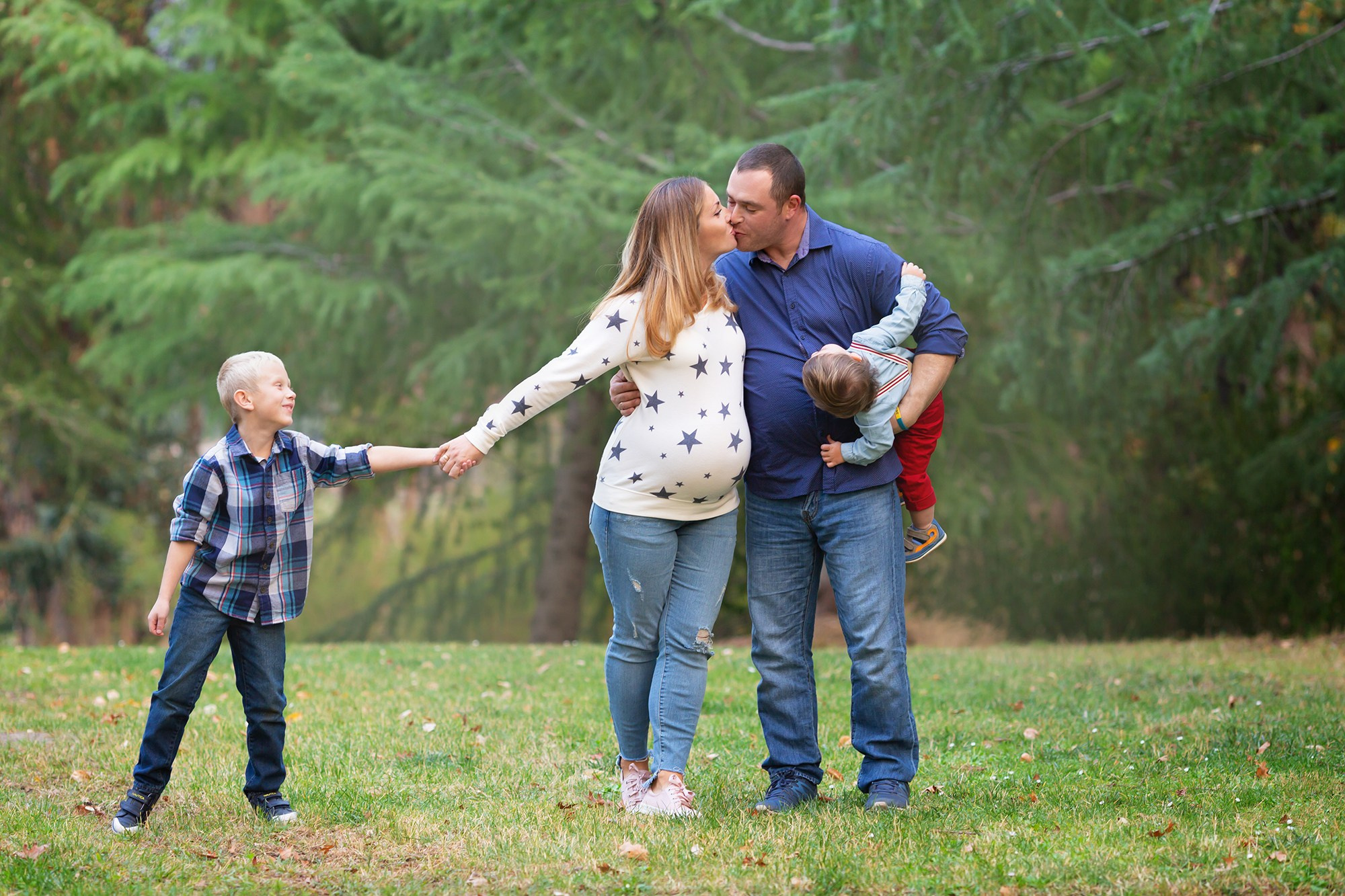 MaternityMoments. Photographer is San Jose, Iryna Novosyolova