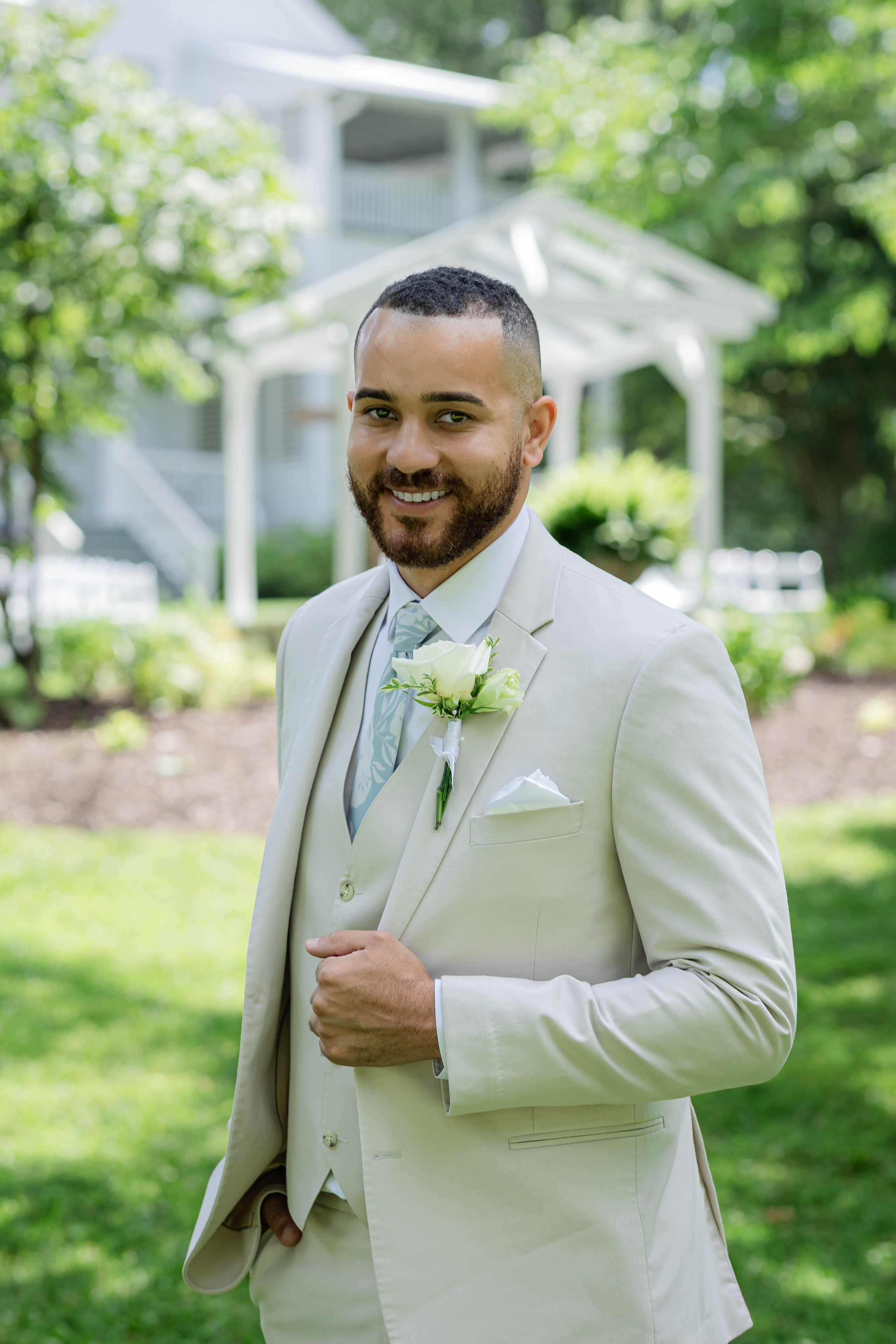 Blue wedding of Stacey and Madison at Liberty Hall Bed & Breakfast located in Traveler’s Rest SC. Wedding and portrait photography in Greenville SC