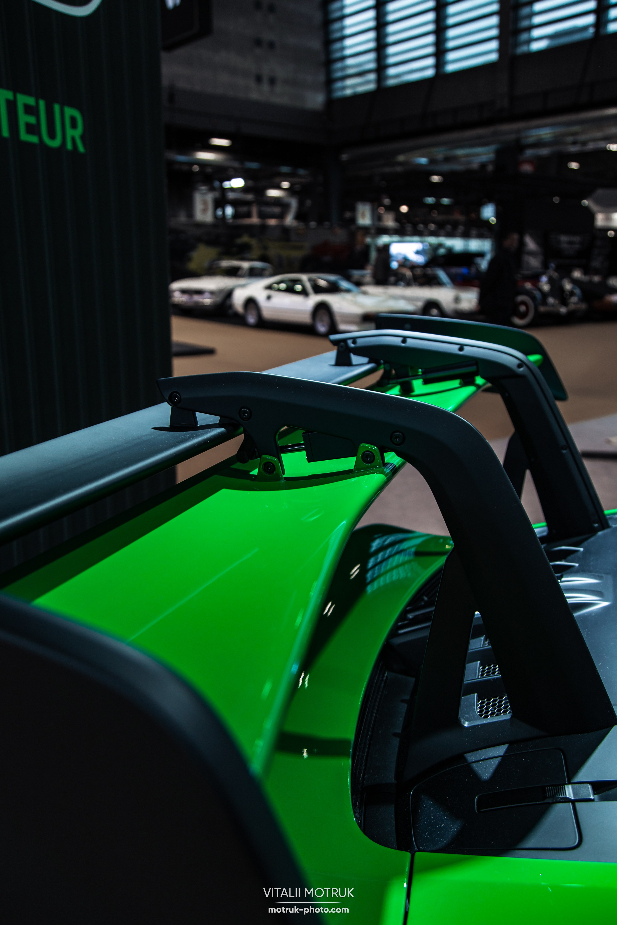 Retromobile 2023. Photographe de voitures à Paris — Vitalii Motruk