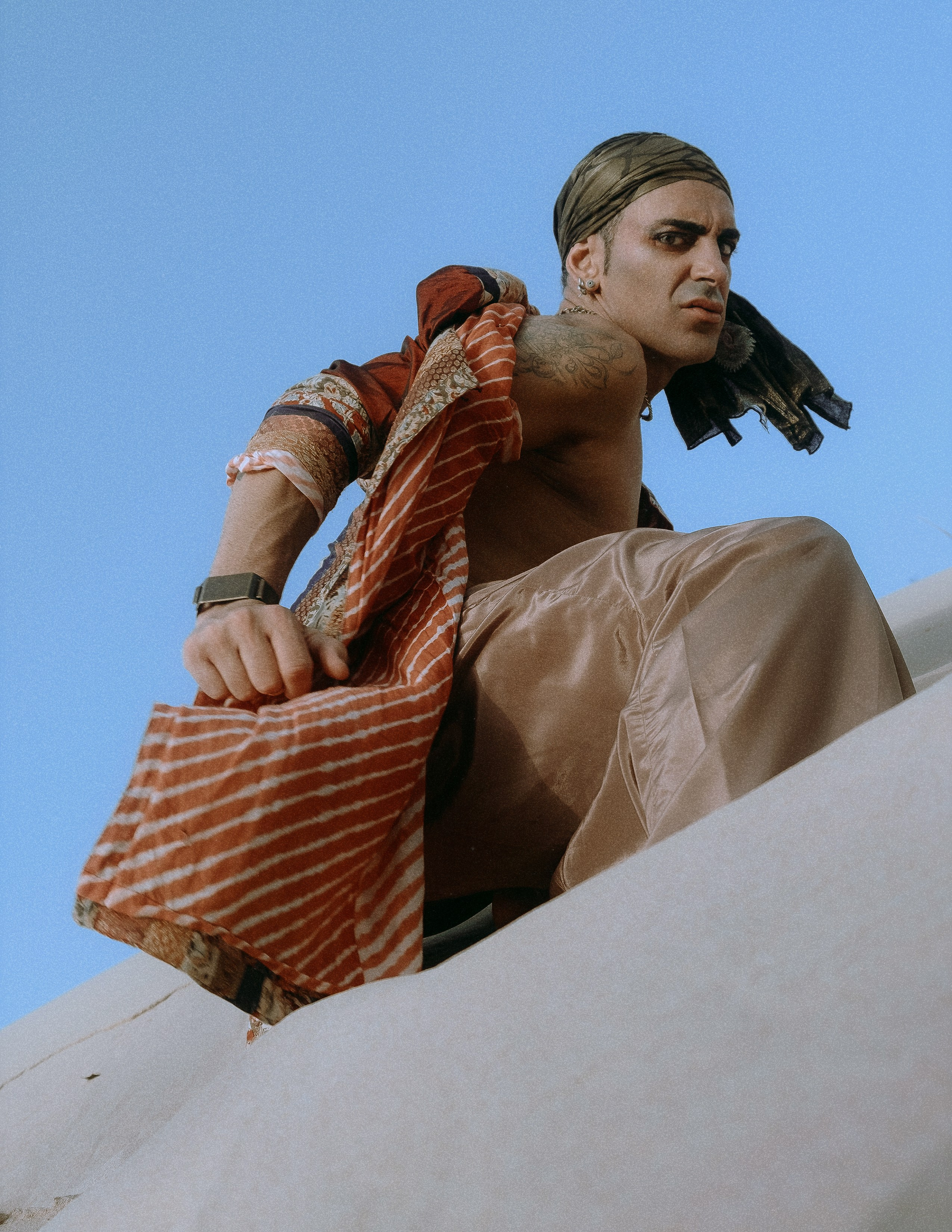 Портфолио-фотосессия в дюнах Аликанте — креативные образы и уникальные наряды от дизайнера — Фотограф Андрей Луковников