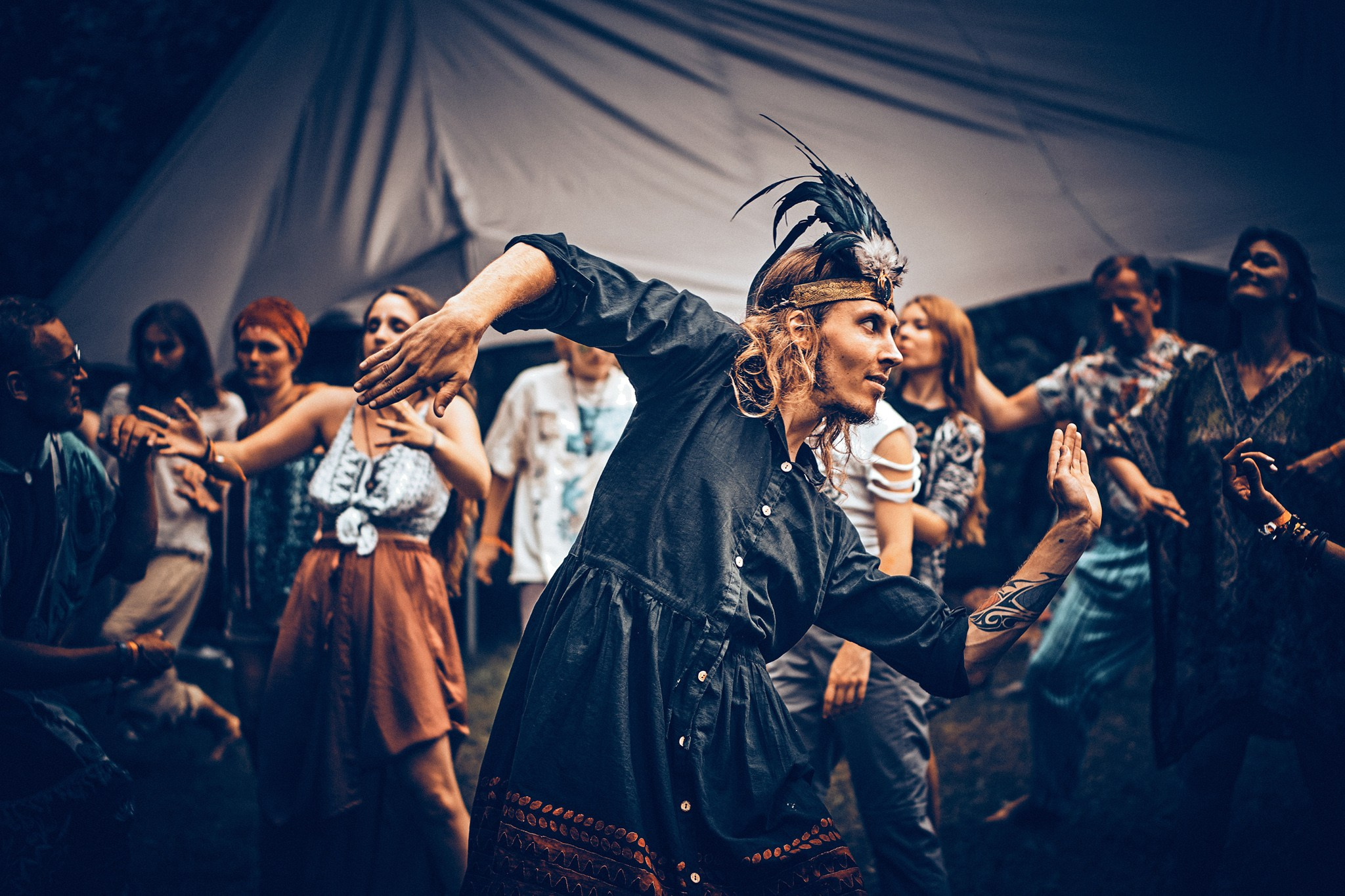 Portrety Ludzi, zrobione na Festiwalach Świadomościowych i Muzycznych: Dharma, ZIELONE KRĘGI, Wibracje, FRUŃ, Organic, Turkusowa Wyspa. Andriej Szypilow - Fotografia & Wideografia