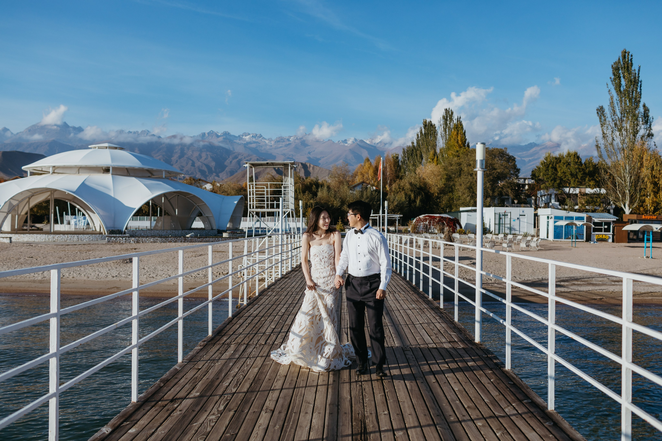 Чесан и Лиса (South Korea) — свадебная фотосессия на Иссык-Куле, пансионат “Каприз” | Chisun & Lisa — Issyk-Kul Lake wedding photos, Capriz. Фотограф в Бишкеке Оксана Шувалова