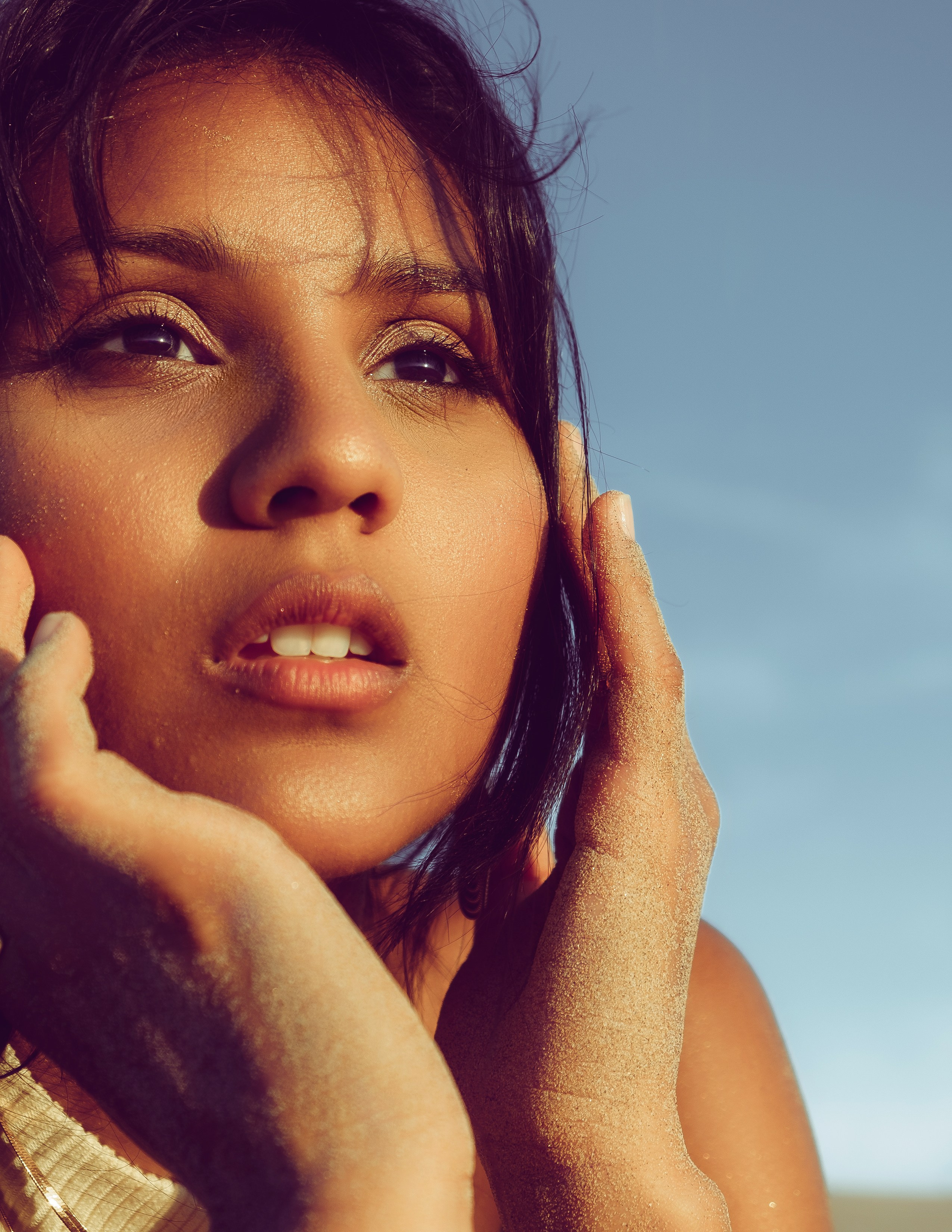 Romantic Portrait by the Sea: Sunset Shoot in Guardamar — Photographer Andrey Lukovnikov