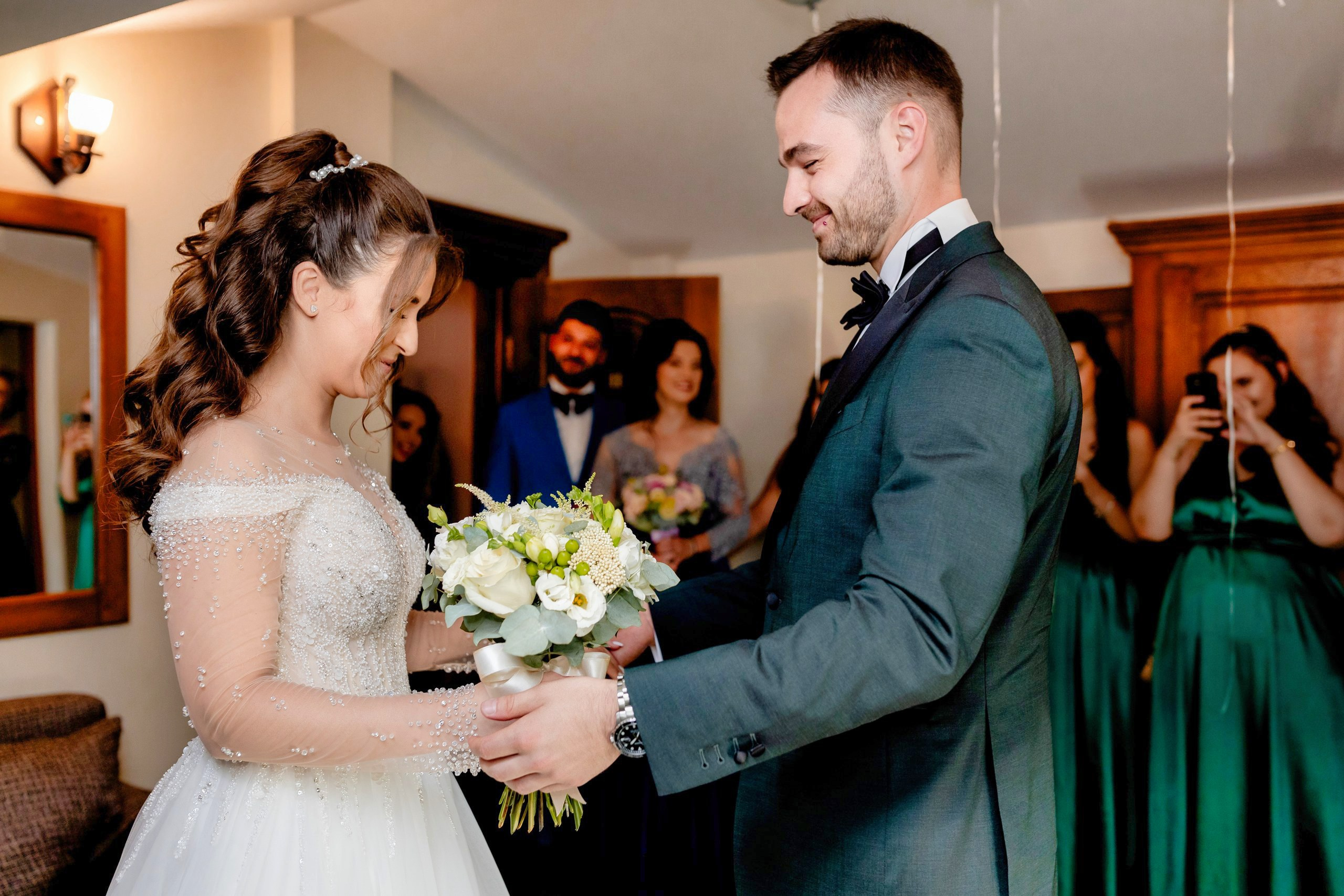 - nunta--fotograf-profesionist-botosani - fotografie-nunta-romantica - imagini-nunta-in-natura-alin-chirila-fotograf - fotografii-cuplu-indragostit-nunta-botosani - sedinta-foto-miri-andrei-iustina-alinofotostudio - amintiri-din-nunta-realizate-de-fotograf-profesionist - povestea-nuntii-andrei-si-iustina-in-imagini-alinofotostudio-fotograf evenimente- evenimente Botoșani -fotograf Suceava - fotograf Iași- servicii foto. servicii foto Botoșani. servicii foto video Botoșani. fotograf nunta. fotograf evenimente. fotograf nunta Botoșani. Alin chirila. Alin chirila fotograf. Alinofotostudio.- servicii foto. servicii foto Botoșani. servicii foto video Botoșani. fotograf nunta. fotograf evenimente. fotograf nunta Botoșani. Alin chirila. Alin chirila fotograf. Alinofotostudio.fotograf stare civilă,poze stare civilă,album foto stare civilă,servicii foto suceava,fotograf evenimente suceava,fotograf nuntă suceava,poze cununie civilă,ședință foto stare civilă,sesiune foto suceava,fotograf profesionist suceava,fotograf botosani,stare civila botosani,alinofotostudio,alin chirila fotograf.servicii foto. servicii foto Botoșani. servicii foto video Botoșani. fotograf nunta. fotograf evenimente. fotograf nunta Botoșani. Alin chirila. Alin chirila fotograf. Alinofotostudio.fotograf stare civilă,poze stare civilă,album foto stare civilă,servicii foto suceava,fotograf evenimente suceava,fotograf nuntă suceava,poze cununie civilă,ședință foto stare civilă,sesiune foto suceava,fotograf profesionist suceava,fotograf botosani,stare civila povestitor prin fotografiebotosani,alinofotostudio,alin chirila fotograf,servicii foto. servicii foto Botoșani. servicii foto video Botoșani. fotograf nunta. fotograf evenimente. fotograf nunta Botoșani. Alin chirila. Alin chirila fotograf. Alinofotostudio.fotograf stare civilă,poze stare civilă,album foto stare civilă,servicii foto suceava,fotograf evenimente suceava,fotograf nuntă suceava,poze cununie civilă,ședință foto stare civilă,sesiune foto suceava,fotograf profesionist suceava,fotograf botosani,stare civila botosani,alinofotostudio,alin chirila fotograf,cununie religioasă botoșani,andreea și neculai,capela militară botoșani,foto conacul zăicești,fotograf nuntă botoșani,fotograf cununie religioasă,foto evenimente botoșani,poze cununie capela militară,ședință foto zăicești,fotograf profesionist botoșaniMire și mireasă – Sergiu & Liliana – ziua nunții, 2024 - Emoții în ziua nunții – Sergiu și Liliana - Dansul mirilor – fotografie artistică nuntă 2024 - Sedinta foto romantică în natură – Sergiu & Liliana - Rochia de mireasă și detalii de nuntă elegan-Album de cununie civilă Florin și Anda – Fotografii profesionale realizate de Alin Chirilă în Botoșani -fotograf prin fotografie-Ședință foto Trash the Dress pe muntele Rarău cu Iulian și Iuliana – fotografie de cuplu, natură montană, emoție autentică surprinsă de Alin Chirilă, povestitor prin fotografie.- "Iulian și Iuliana pe crestele Rarăului – fotografie Trash the Dress în natură" - "Cuplu îmbrățișat la apus pe muntele Rarău – ședință foto după nuntă" - "Rochie de mireasă în vânt pe munte – Trash the Dress Rarău-1. Iulian și Iuliana pe muntele Rarău – ședință foto Trash the Dress în natură, cu peisaj montan spectaculos 2. Cuplu în îmbrățișare pe Rarău – emoție autentică surprinsă după nuntă 3. Rochie de mireasă în bătaia vântului – fotografie artistică Trash the Dress în munți 4. Mire și mireasă privind spre orizont – dragoste și libertate pe muntele Rarău 5. Iuliana zâmbind în rochia de mireasă – portret în natură, Trash the Dress 6. Iulian ținându-și mireasa de mână – ședință foto romantică pe munte 7. Detaliu cu rochia pe stâncă – estetică naturală Trash the Dress Rarău 8. Cuplu în mers pe poteca Rarăului – fotografie simbolică de după nuntă 9. Apus de soare pe Rarău în spatele mirilor – imagine de poveste Trash the Dress 10. Iulian și Iuliana râzând împreună – momente autentice surprinse de Alin Chirilă, povestitor prin fotografie