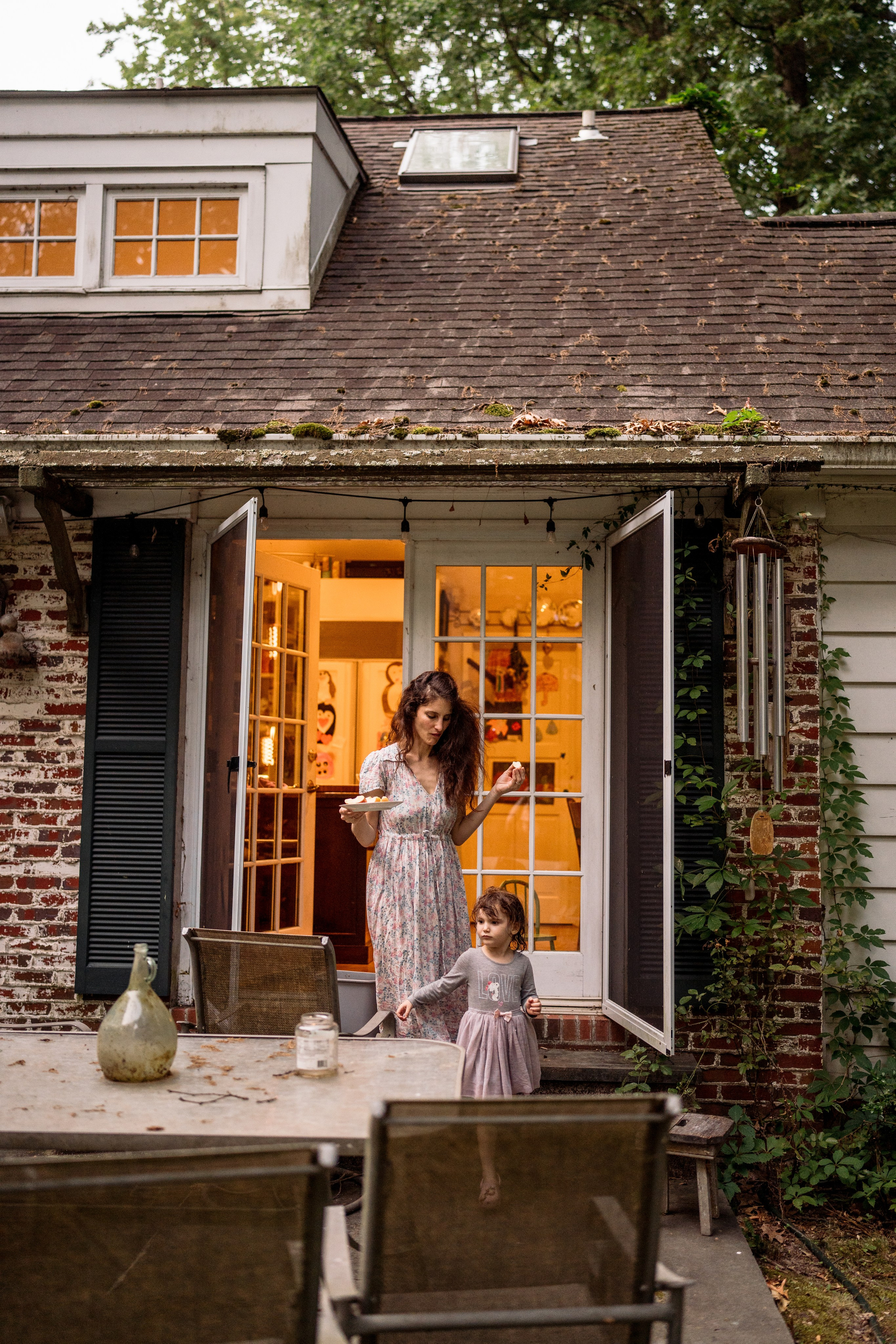 Family Photoshoot at Home in Philadelphia – Warm & Candid. Alisa Tant — Family and newborn photographer Bucks County, Montgomery county, Philadelphia, NJ