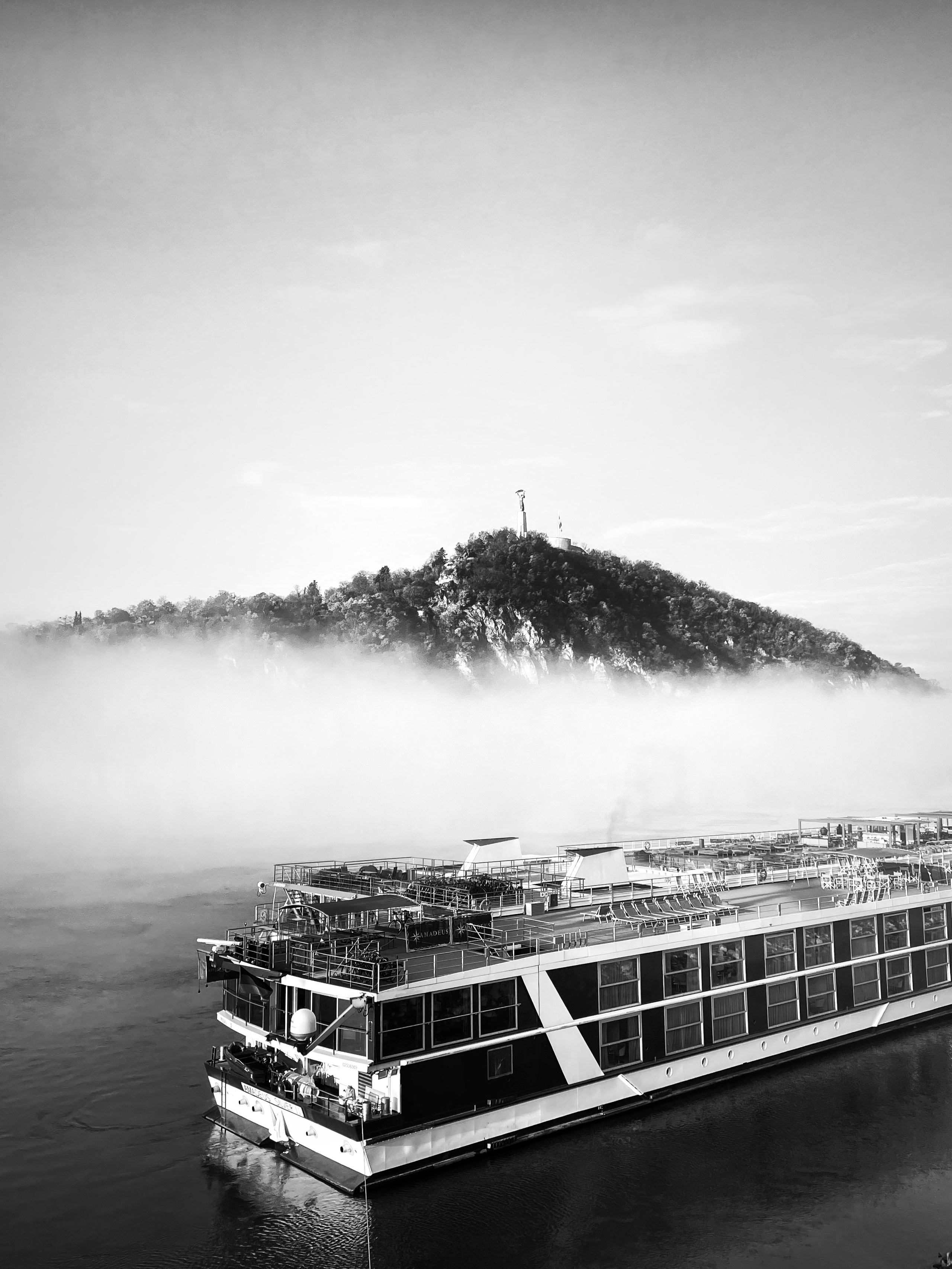 STRT JRNL by Knyazev Yura issue #3 december 2025. Photographer in Budapest — Yura Knyazev