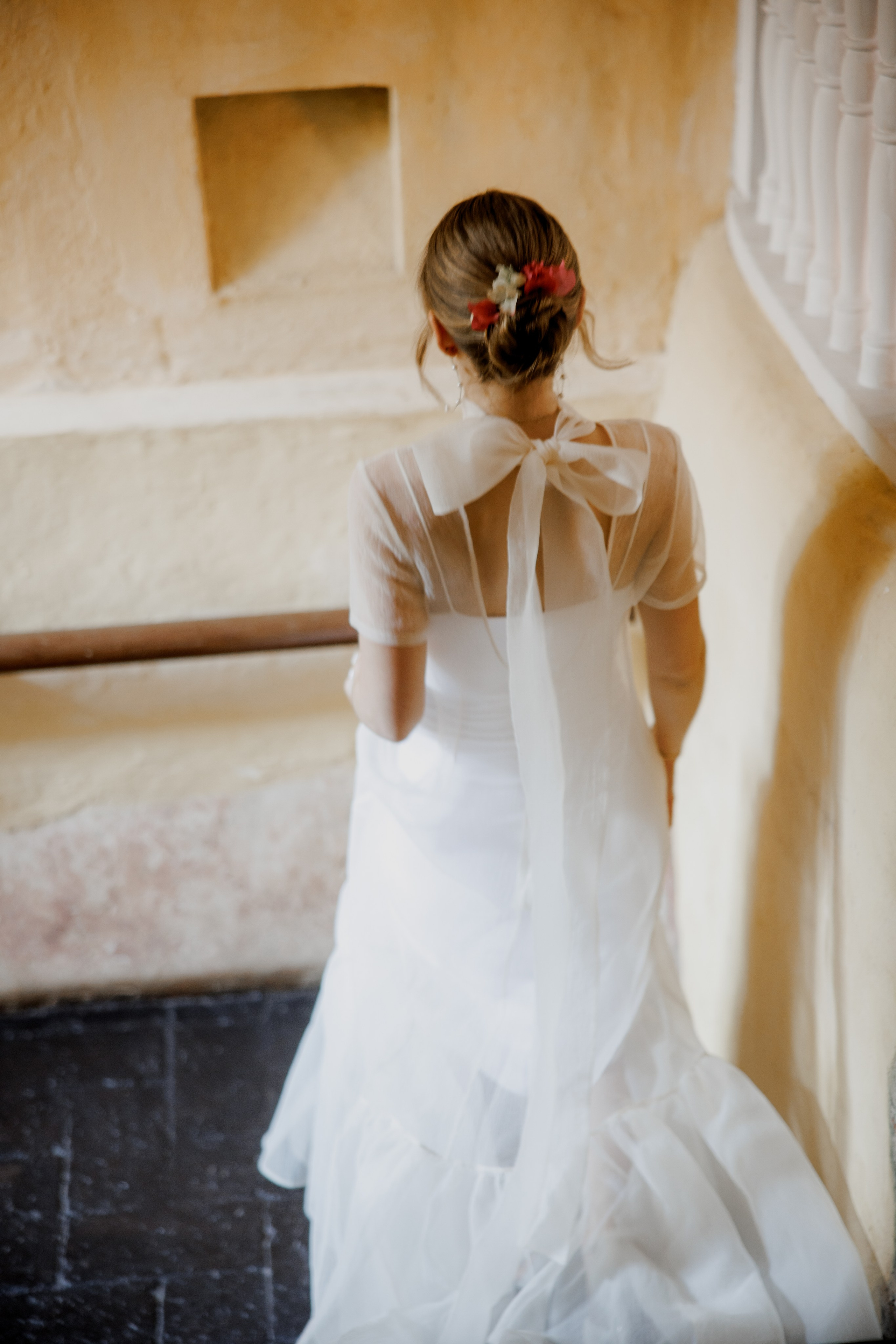 Detalles que cuentan historias: Un fotógrafo de bodas comprometido a inmortalizar cada momento único y cada pequeño detalle con pasión y precisión.
