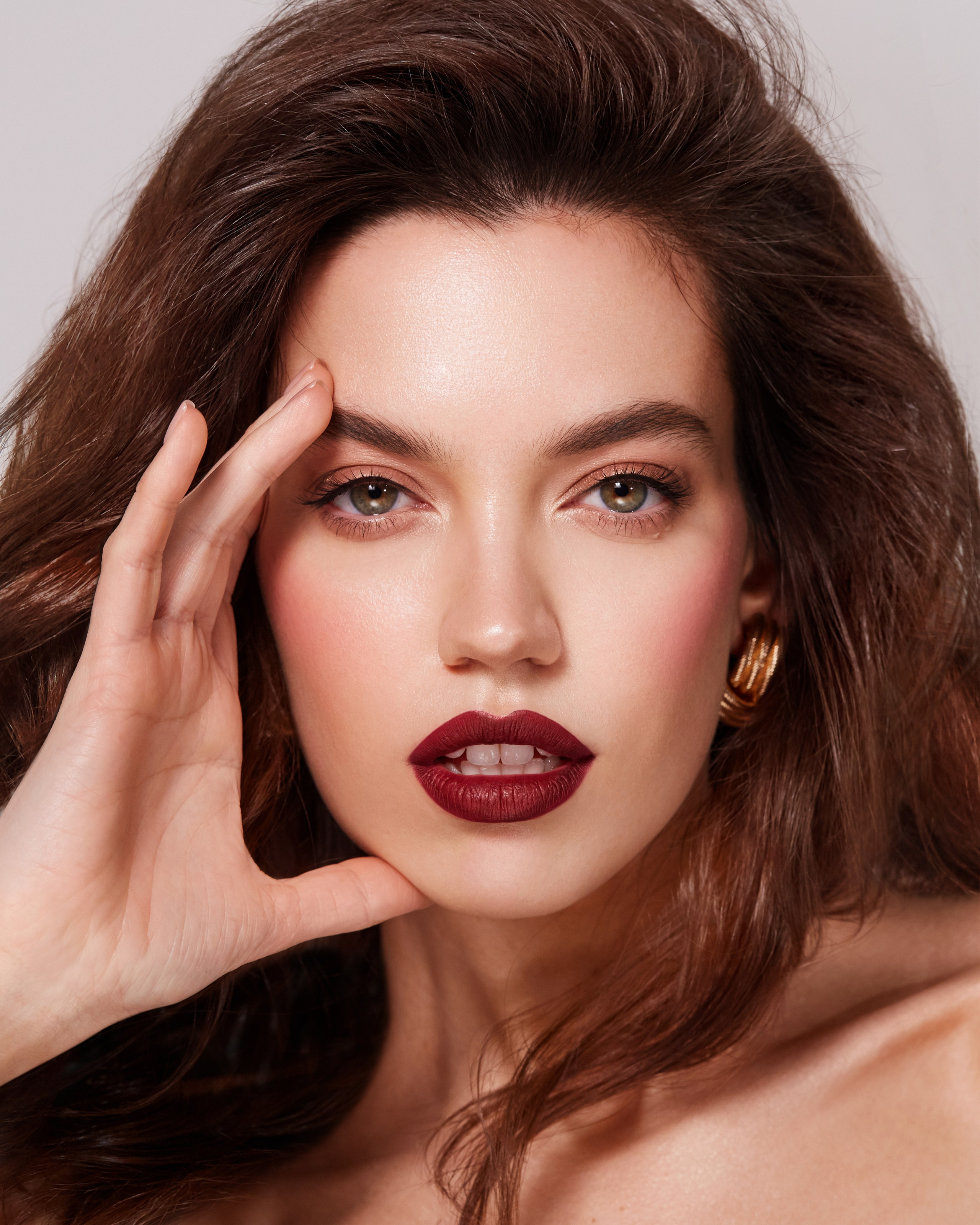 Makeup for photoshoot, engagement photos makeup, professional photosession hairstyling. Makeup artist and Hair stylist in London