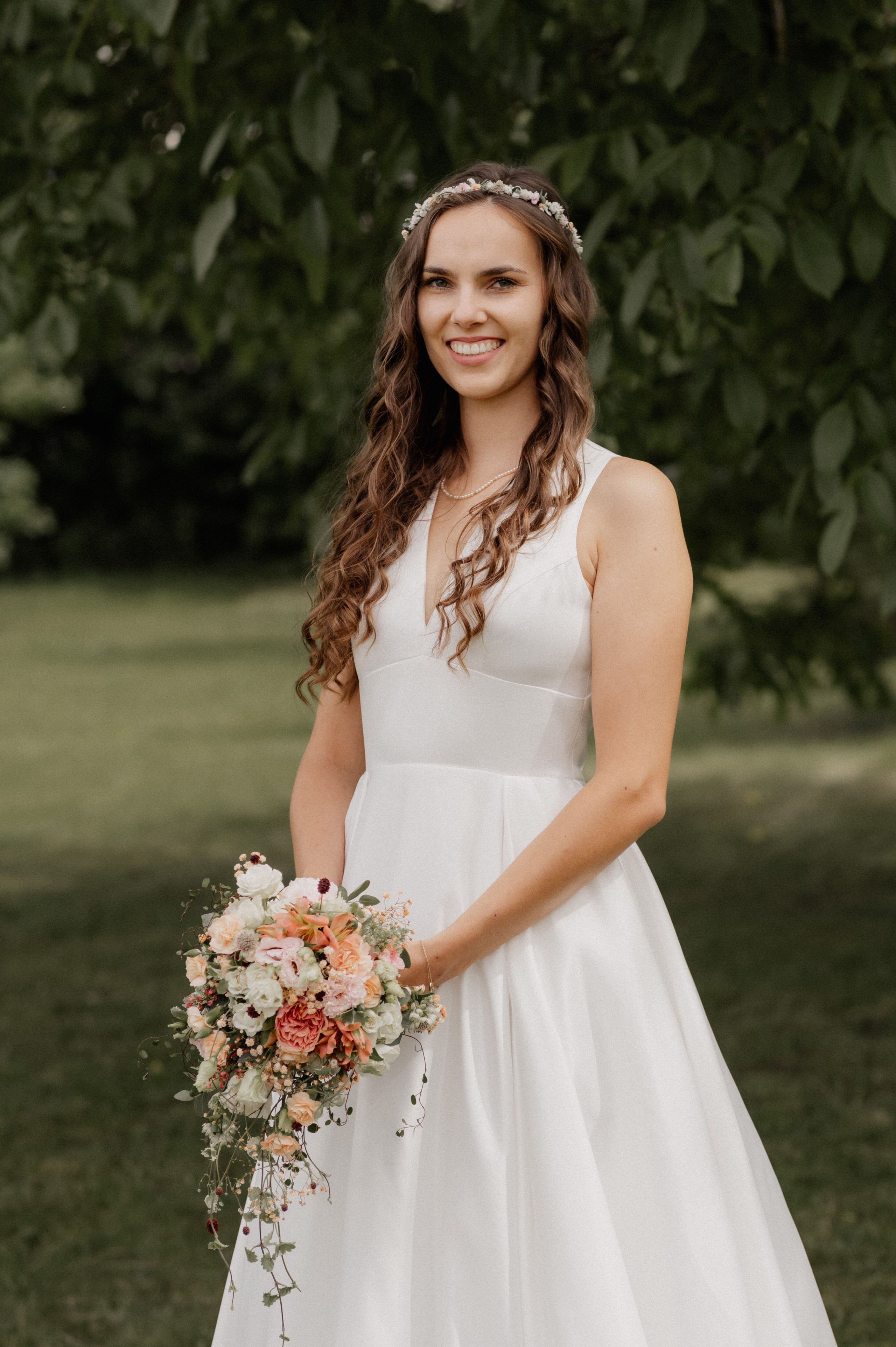 Sommer, Liebe & zwei wunderschöne Kleider: Gartenhochzeit in Gunzenhausen. Photographer in Ansbach for Couples, Weddings and After Wedding