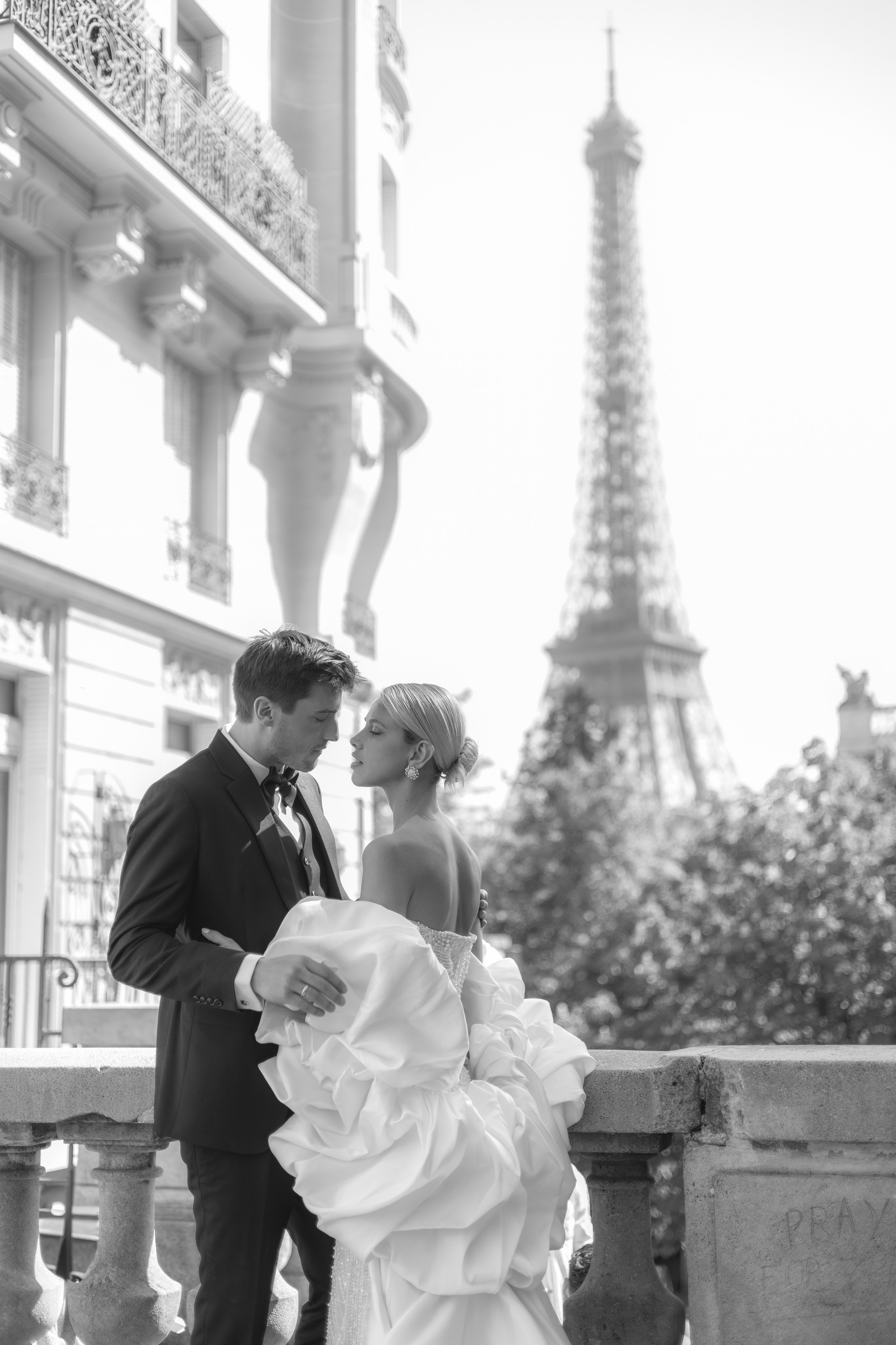 Photographer wedding in paris. Sara Luca Wedding Photographer in Italy and Europe