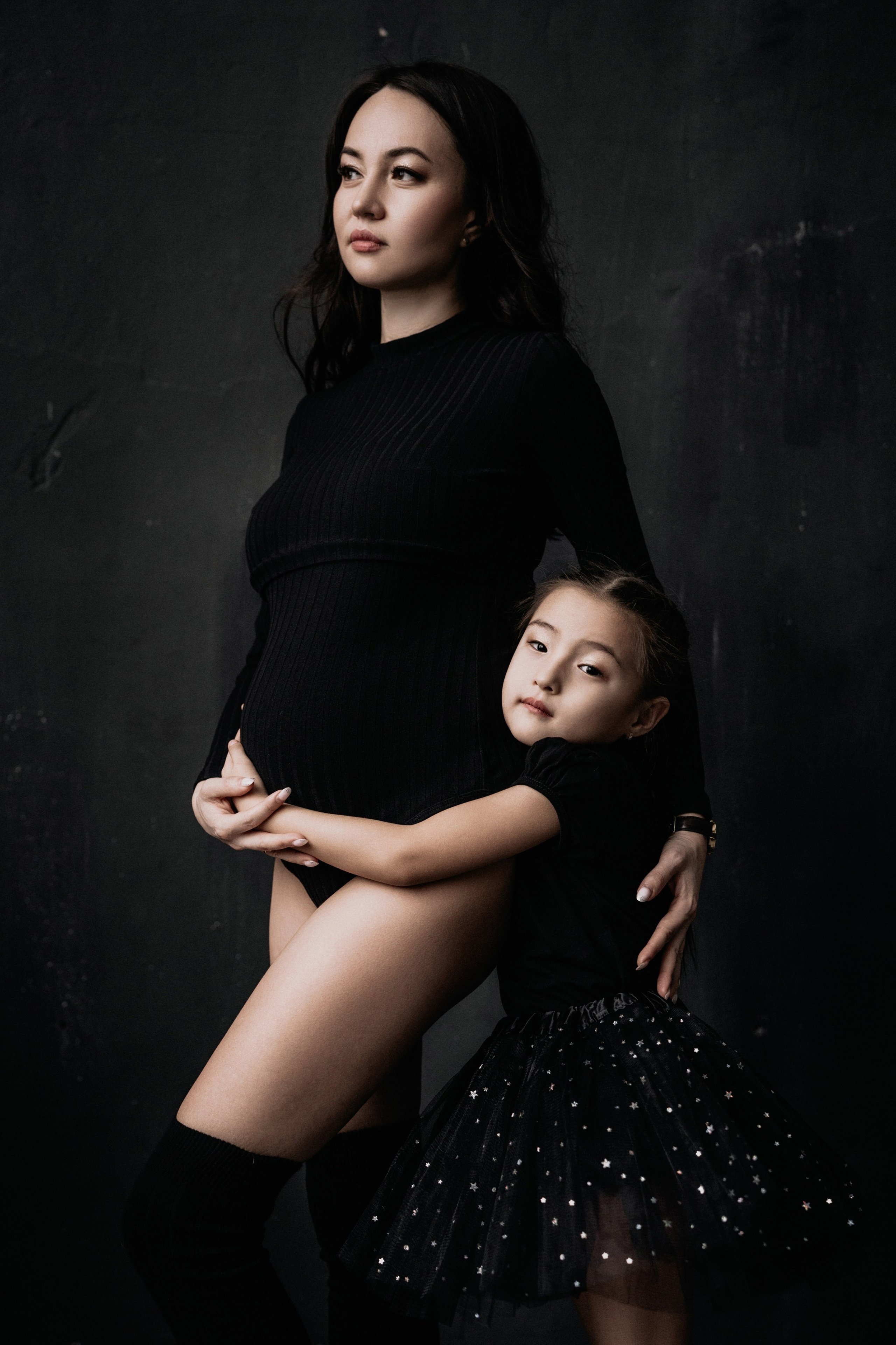 High-Fashion Maternity Photography – Chic & Glamorous Studio Session. Alisa Tant — Family and newborn photographer Bucks County, Montgomery county, Philadelphia, NJ