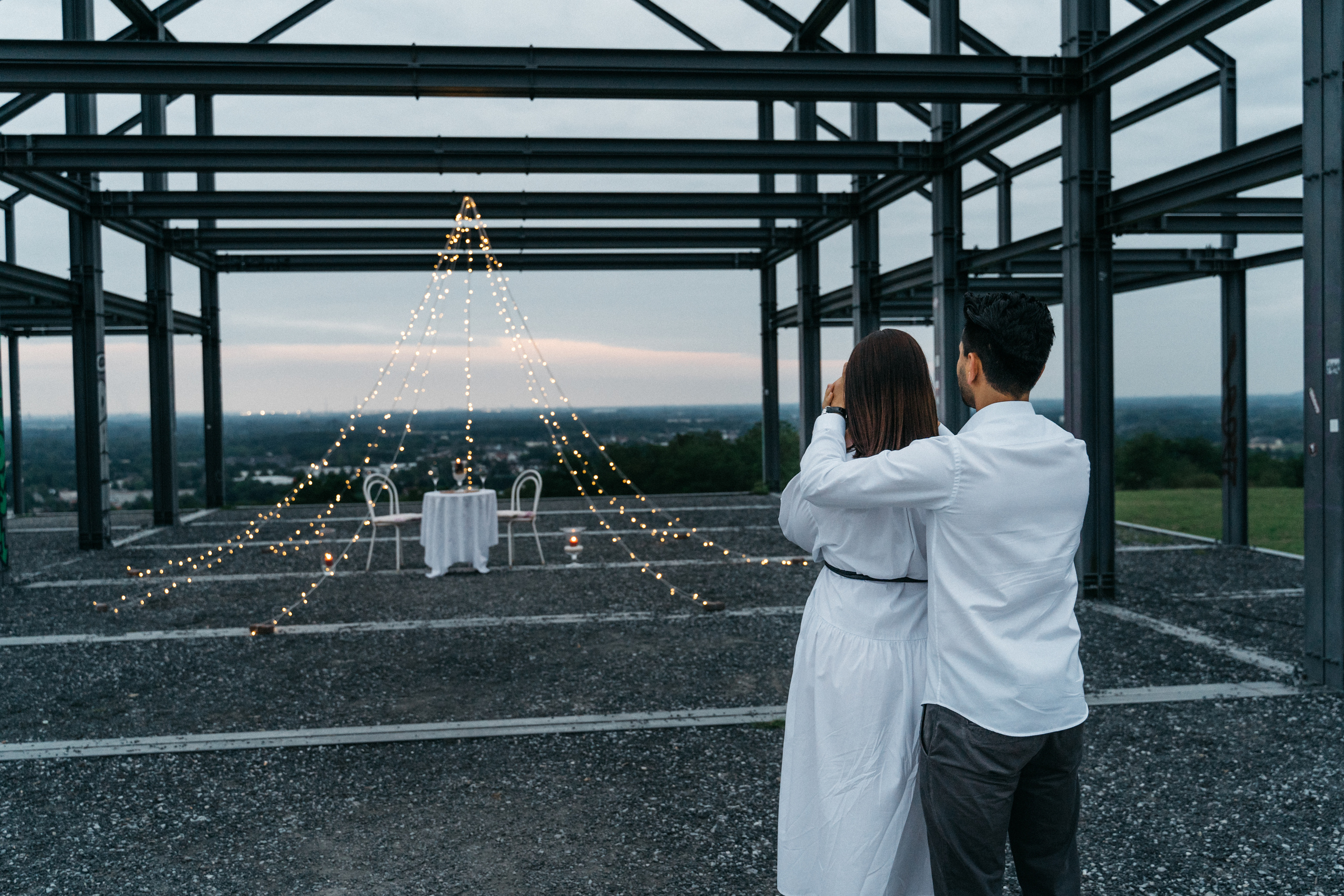 Ein romantisches Fotoshootig auf der Halde Norddeutschland. Hochzeitsfotograf für Moers, Niederrhein, Düsseldorf, NRW und Deutschland