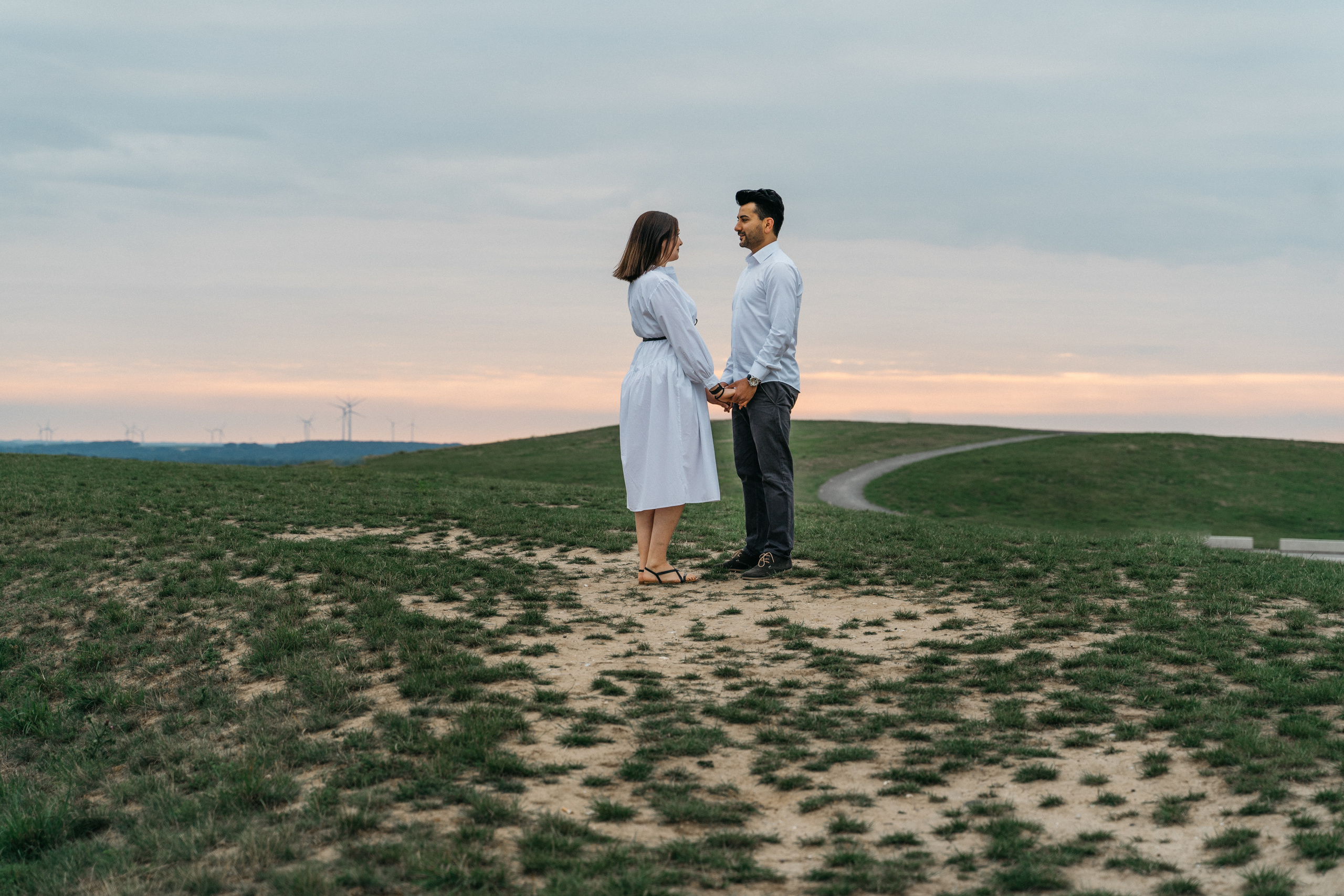 Ein romantisches Fotoshootig auf der Halde Norddeutschland. Hochzeitsfotograf für Moers, Niederrhein, Düsseldorf, NRW und Deutschland