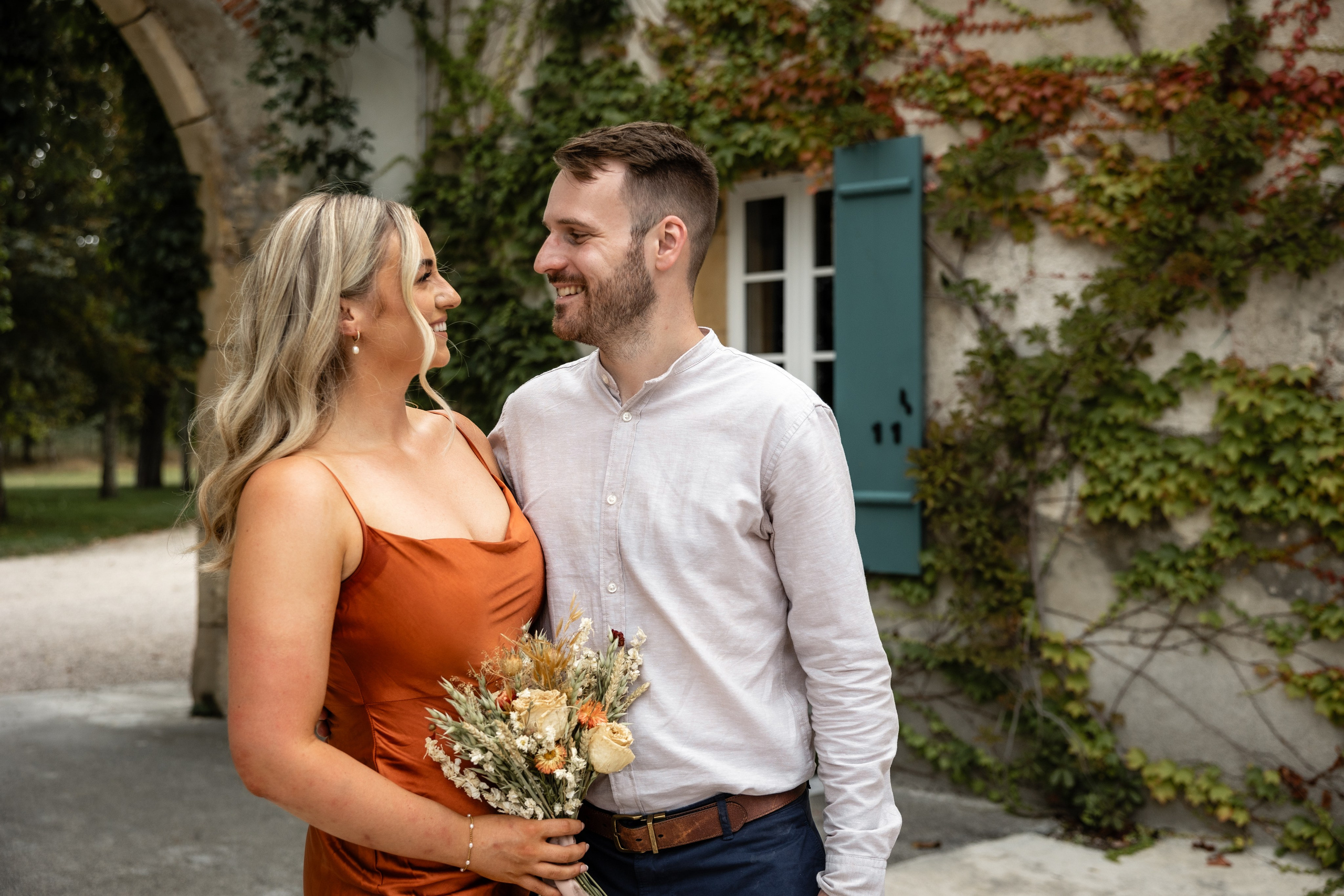 Rachel et Giles. Photo de mariage au Château de Saint-Martory. Eugénie Smirnova — photographe à Toulouse et dans le sud-ouest de la France