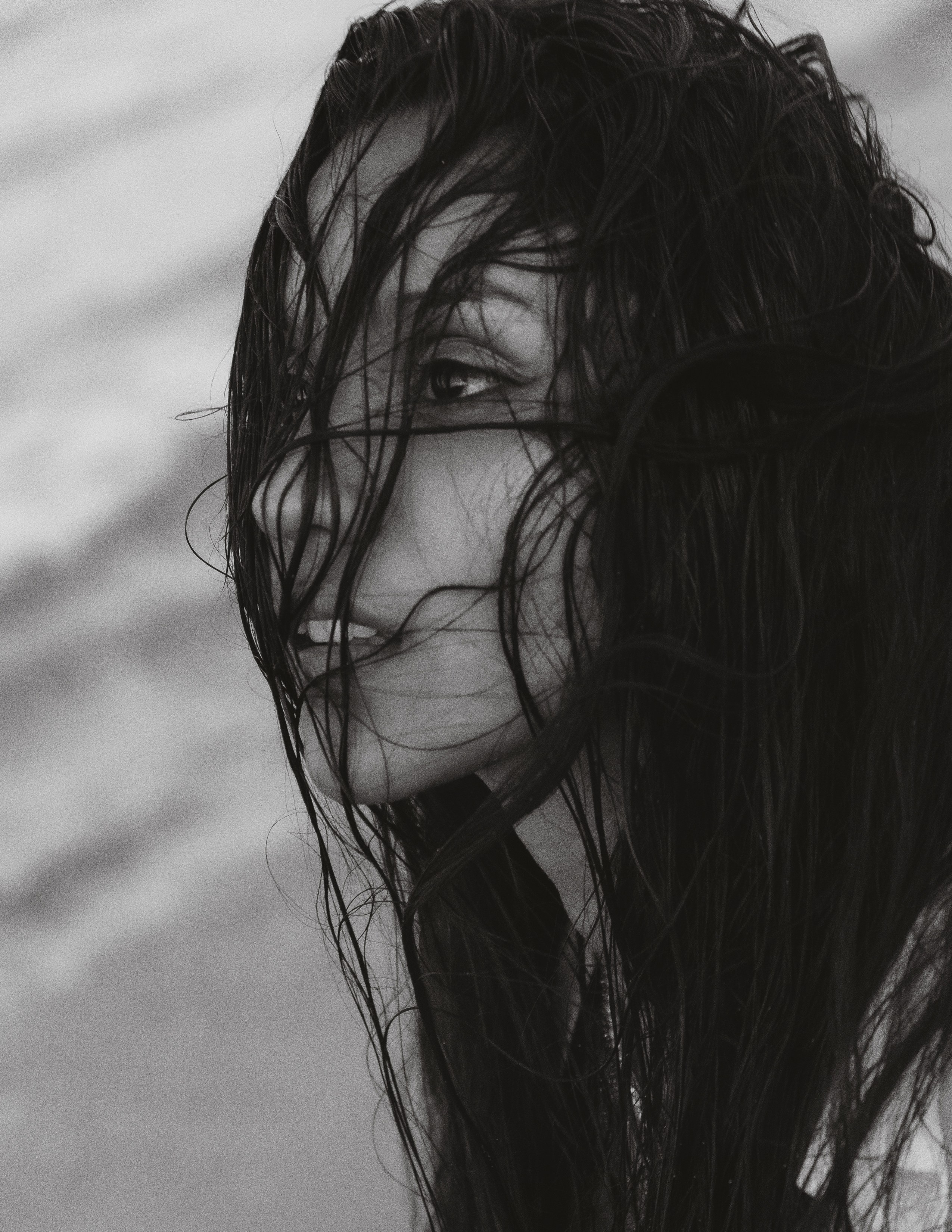 Romantic Portrait by the Sea: Sunset Shoot in Guardamar — Photographer Andrey Lukovnikov