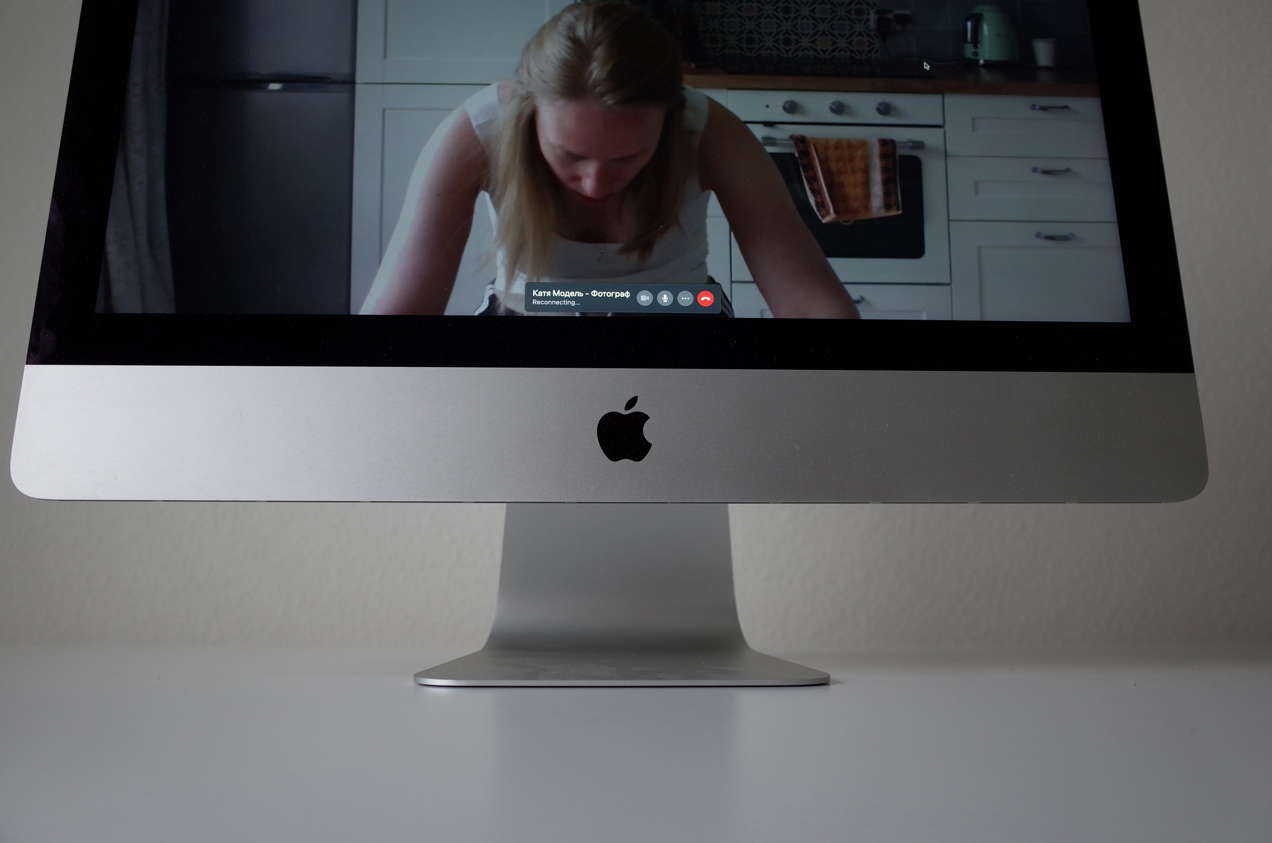 A digital performance merging photography and IT simulation. The artist, based in Israel, conducts a remote photoshoot with models in Turkey via a glitch-prone video call. The final images are intentionally pixelated, captured by photographing a computer screen—highlighting digital fragility and failed communication. A commentary on distance, technology, and the imperfections of virtual connection.