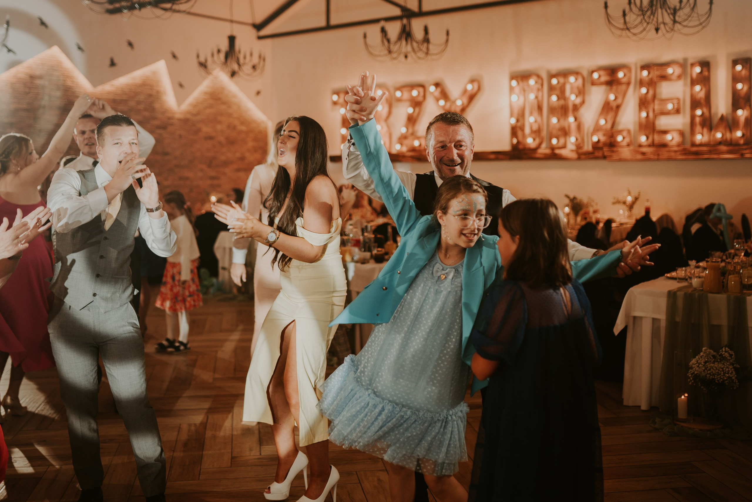 Trzy Drzewa: wspaniała uroczystość Wiktorii i Kamila. Karkowskafoto - fotografia miłości