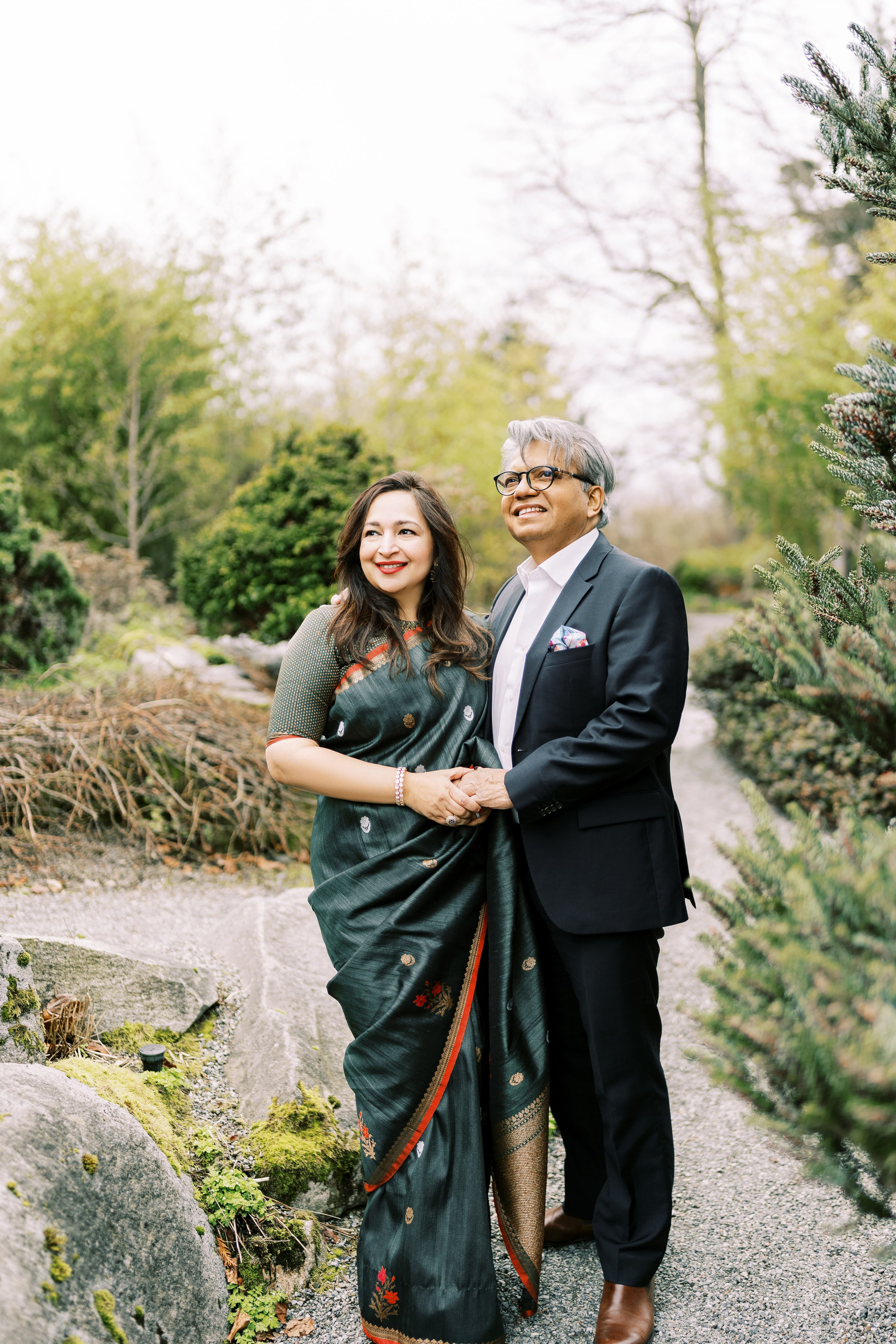 Family photoshoot at Bellevue Botanical Garden. March 2024. EVAN ARISTOV WEDDING PHOTOGRAPHY — Seattle Wedding Photographer