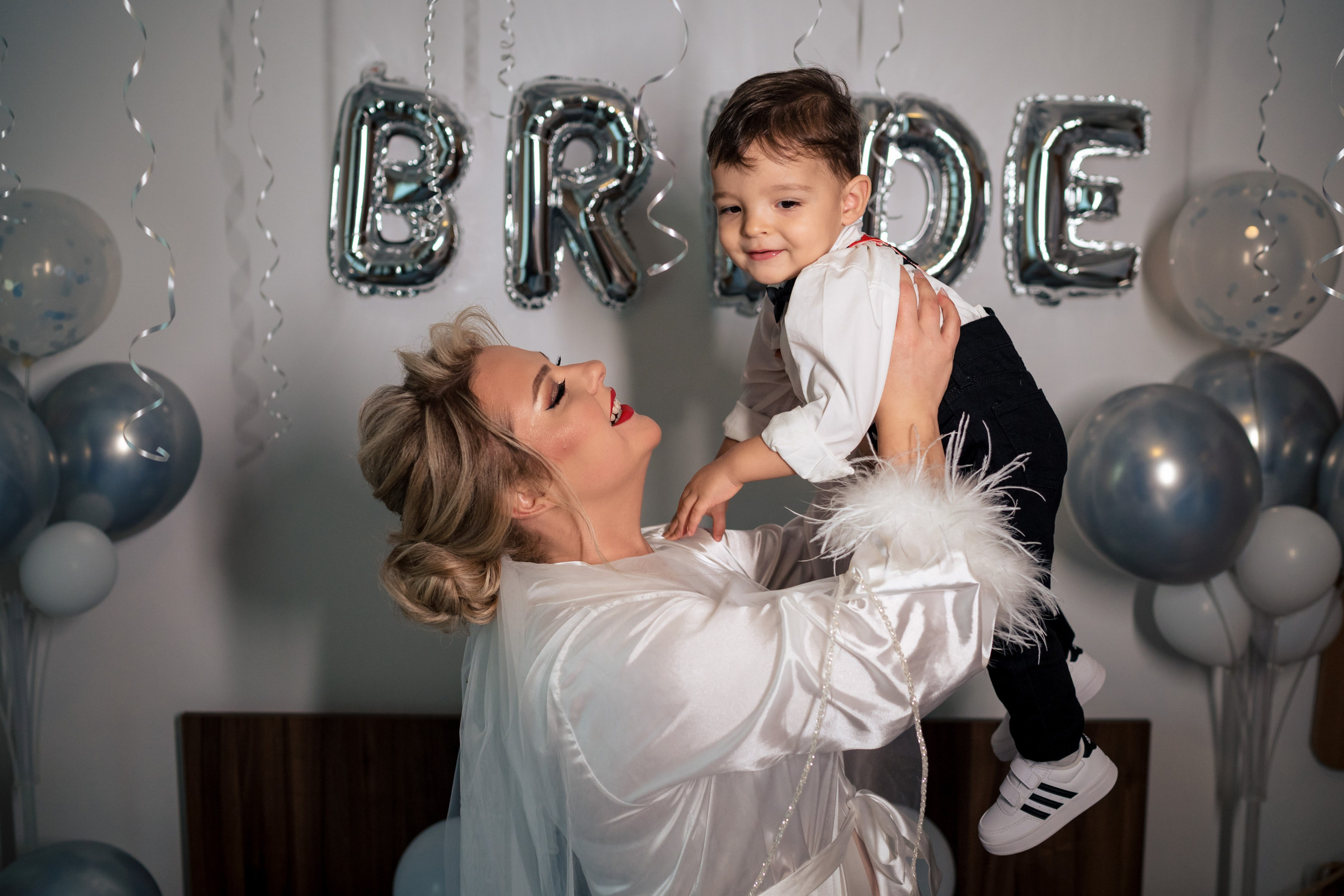 Laura & Bogdan. Acasă