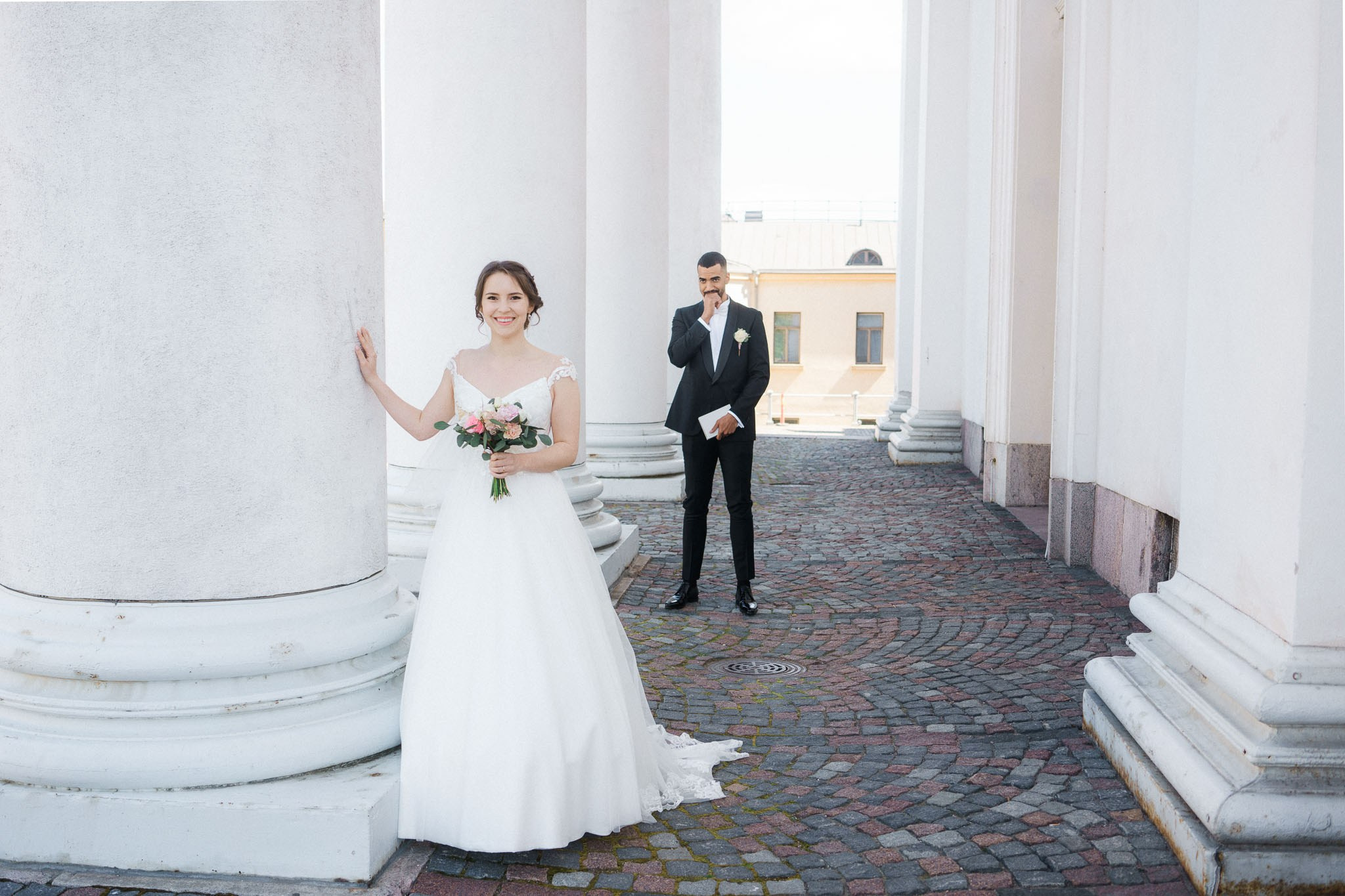 Häävalokuvaaja Helsingissä – Studiohappymoment | Romanttisia hetkiä