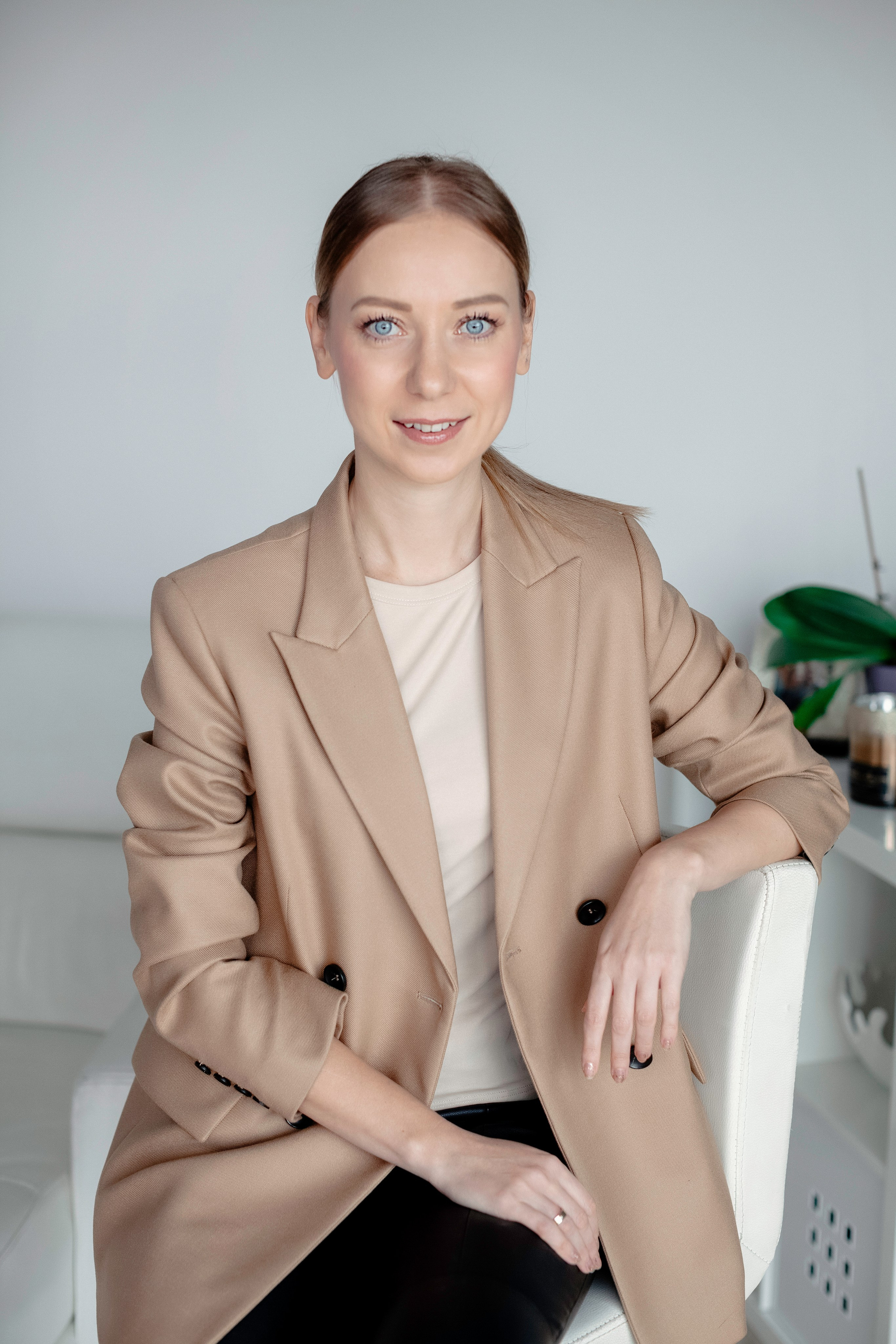 Corporate photography. Eugénie Smirnova — your photographer in Toulouse and southwest France